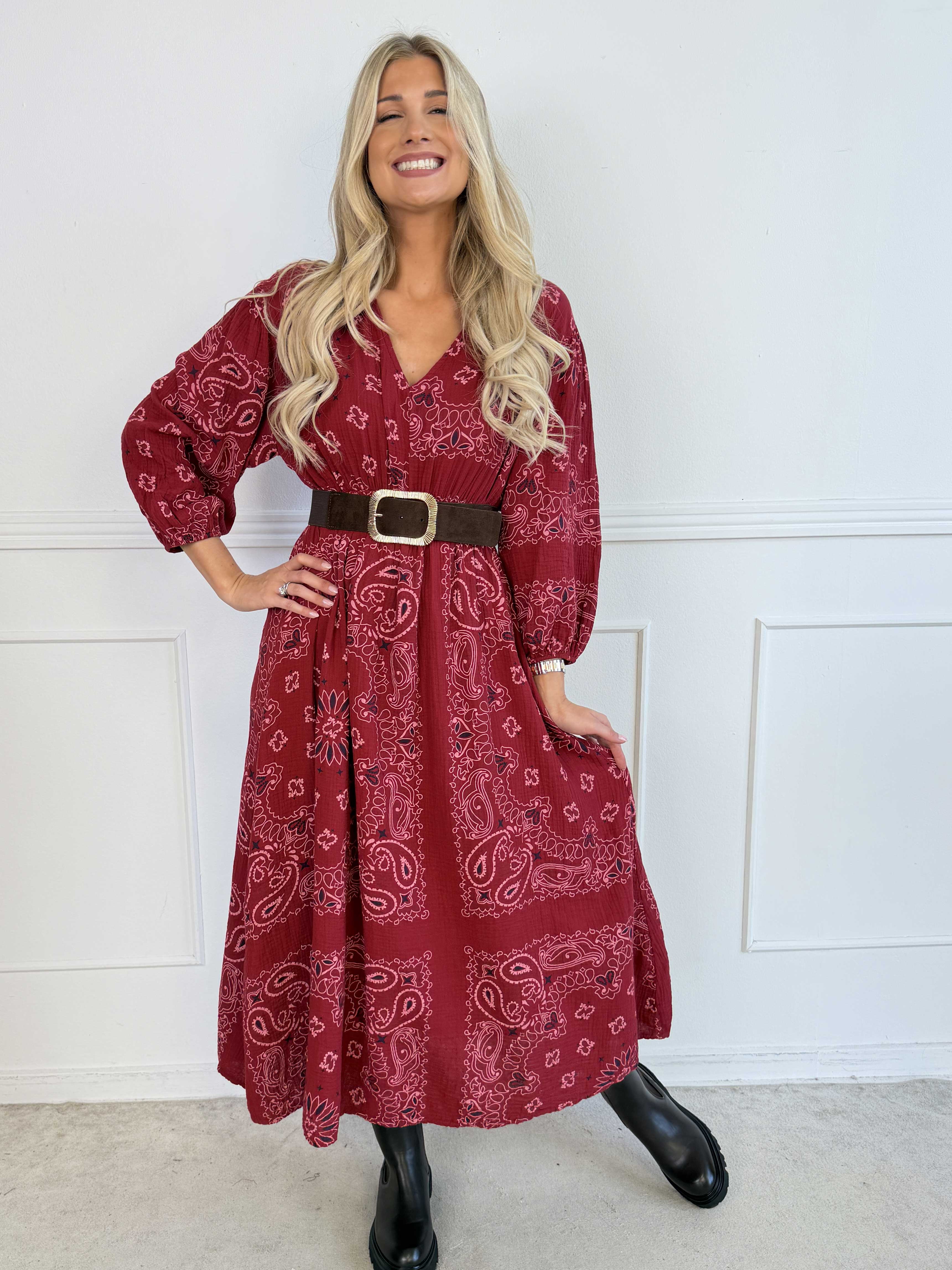 Jasmin Paisley - Plus size kjole i blød bomulds musselinstof med paisley mønster