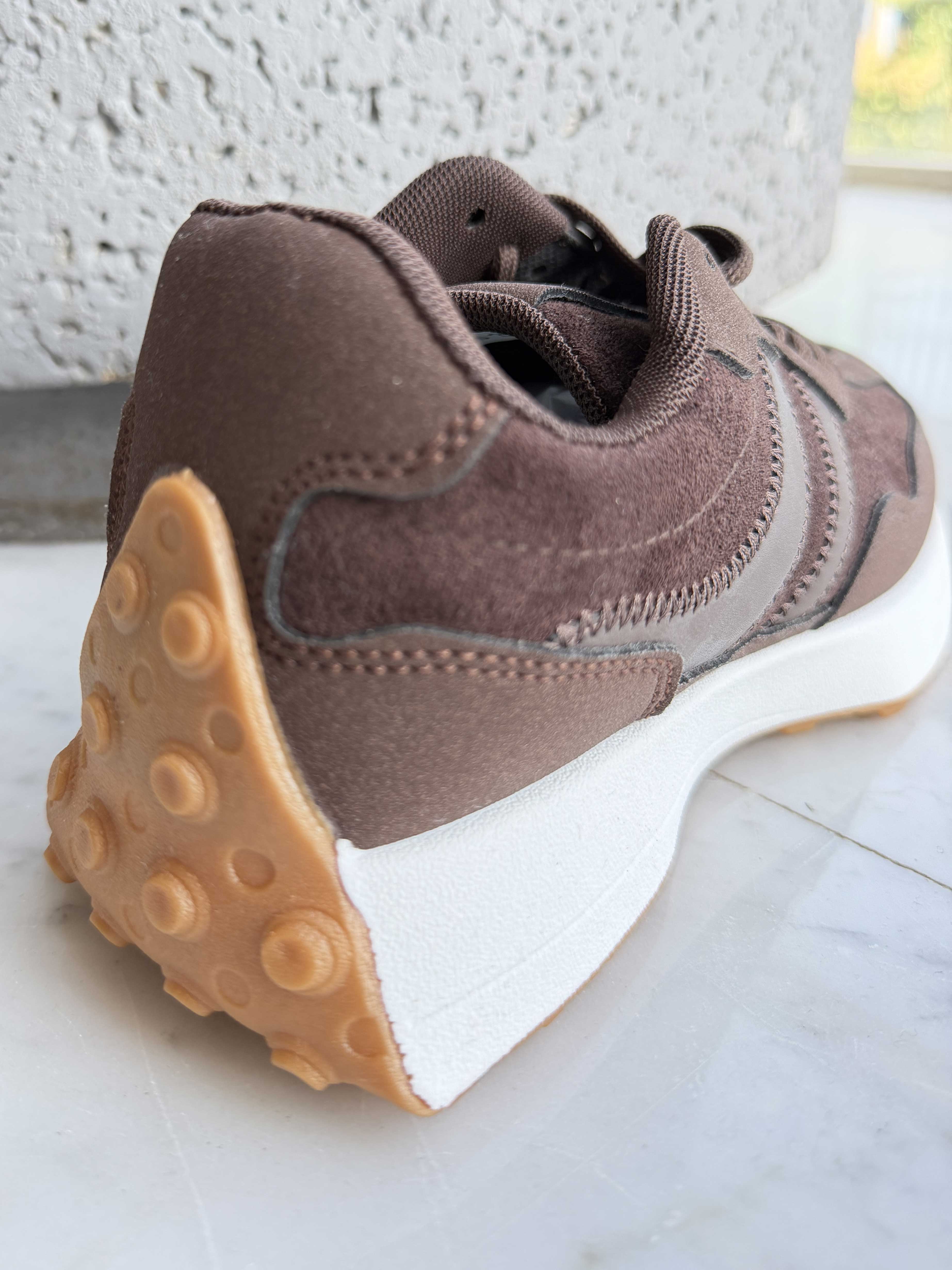 Elva - Sneakers i ruskindslook med hvid sål