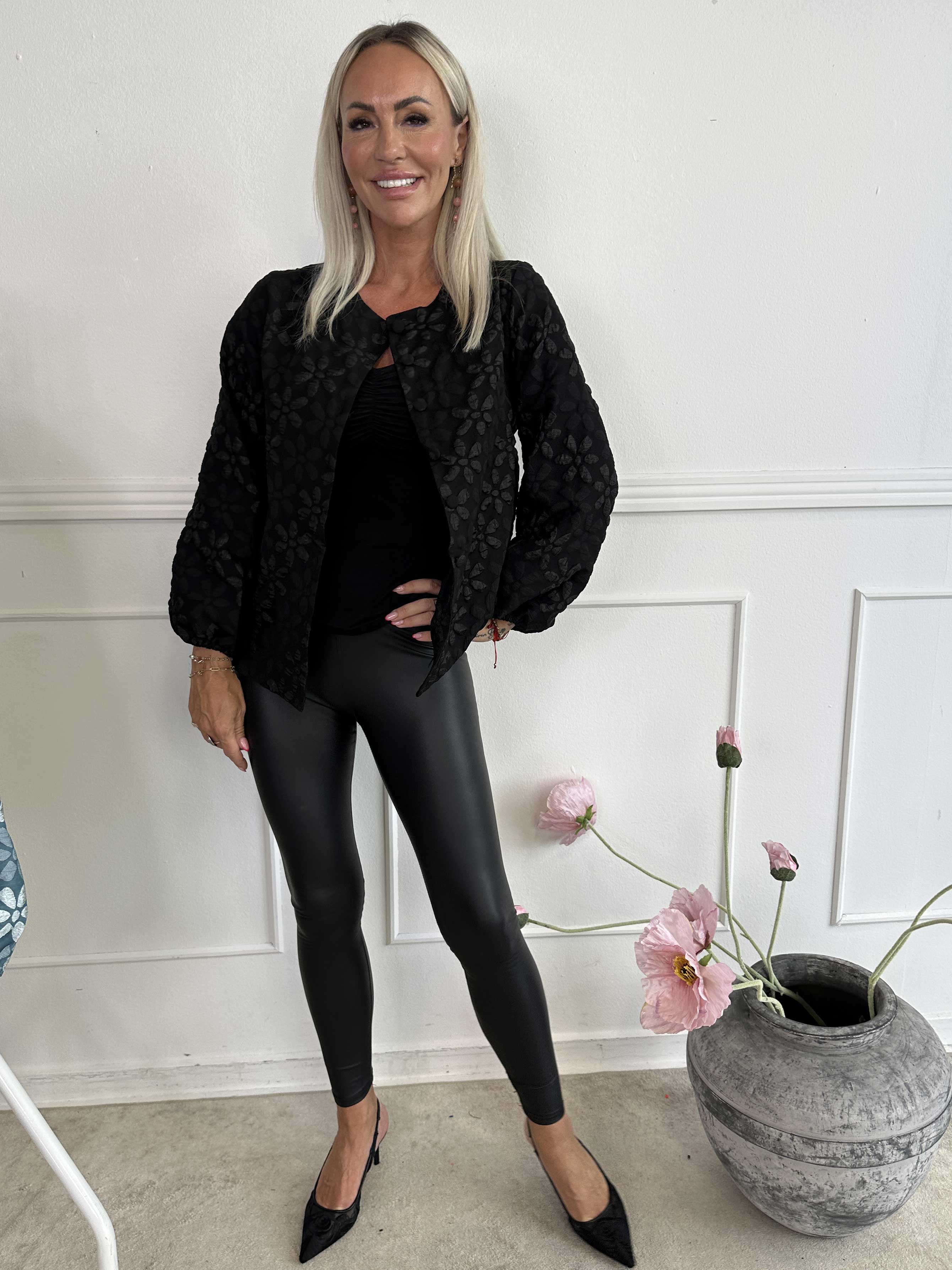 Bethany - Let skjortejakke med blomstermotiver