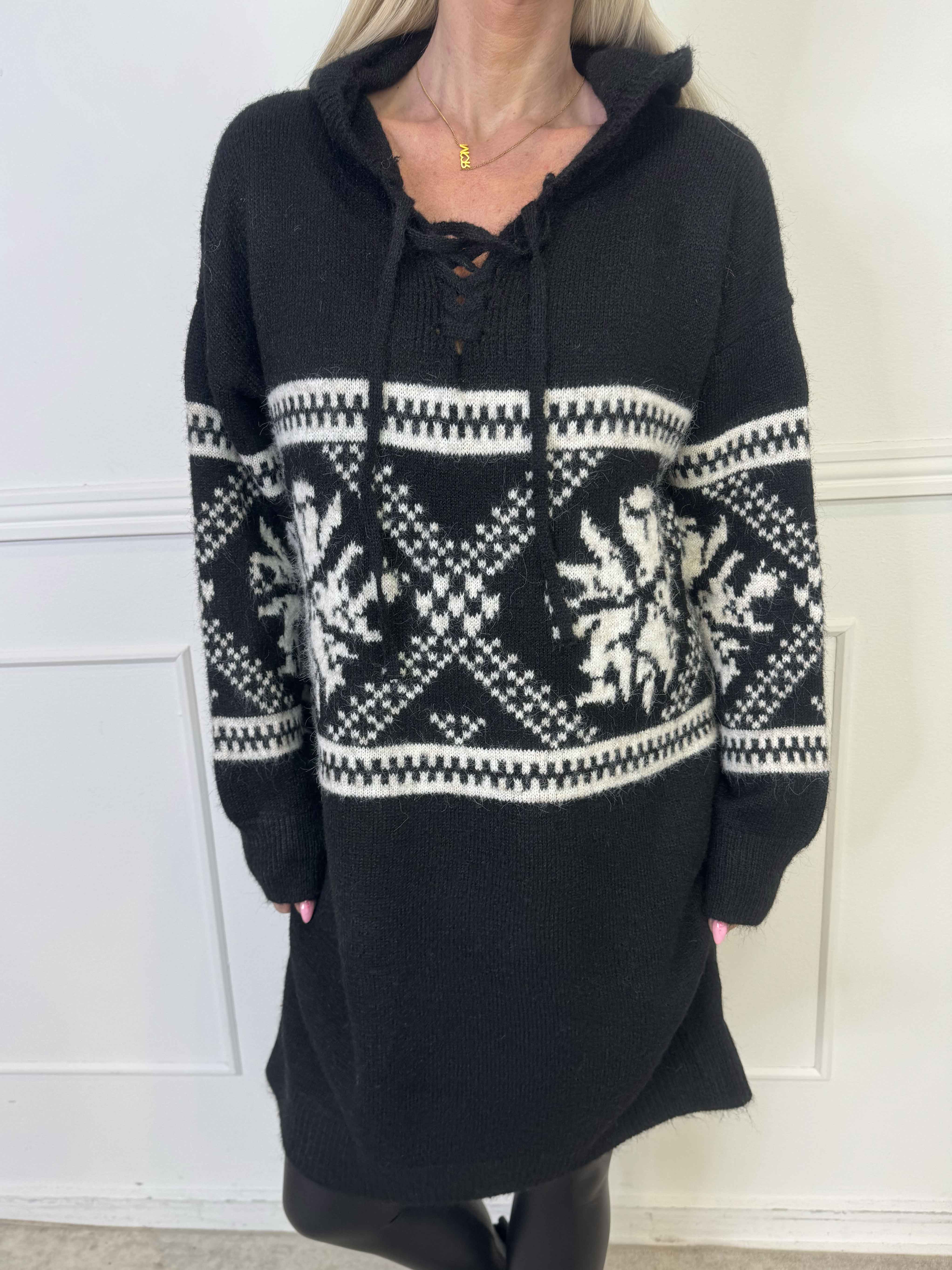 Veni Long - Blød mønstret strikkjole med hætte