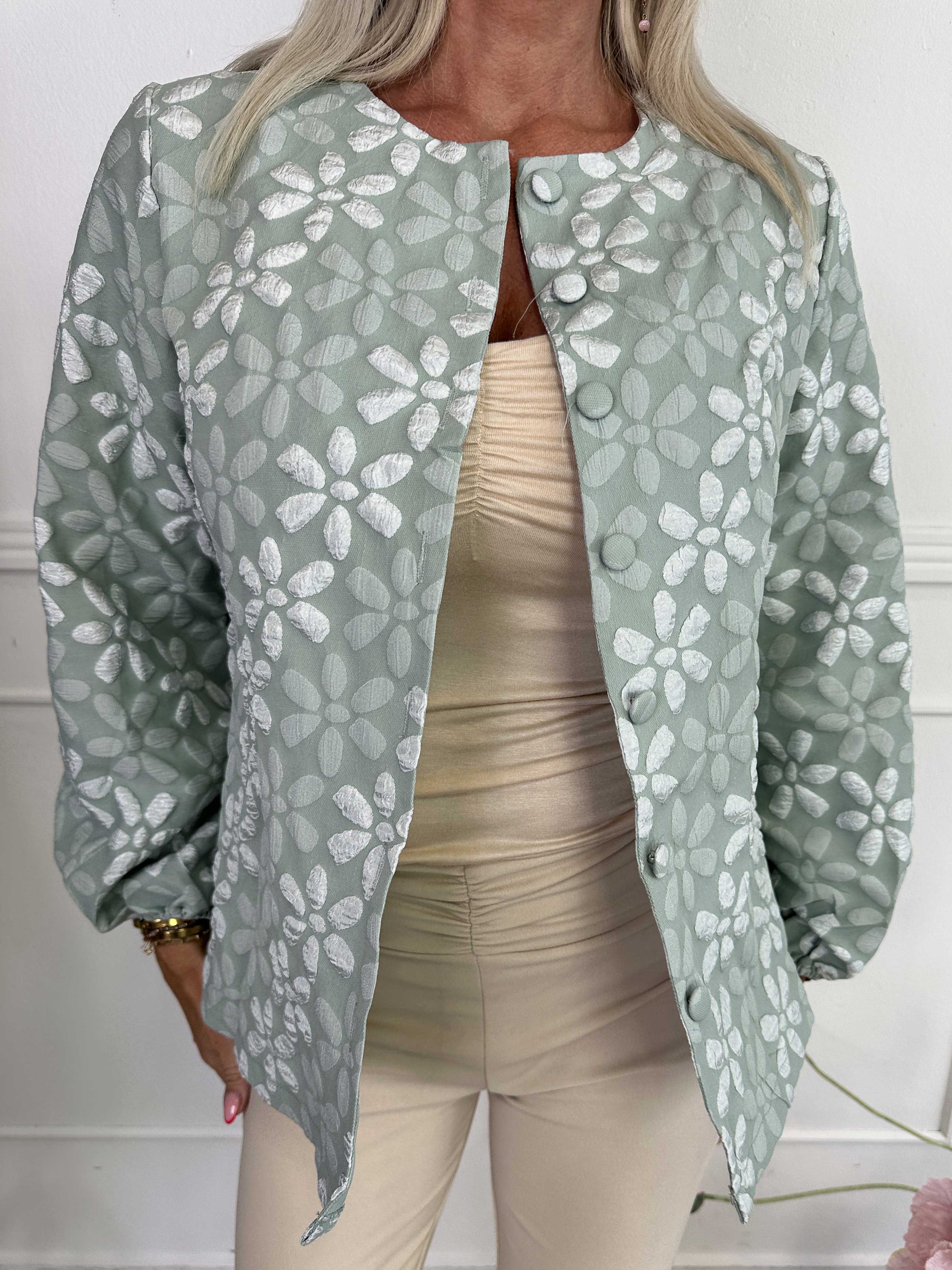 Bethany - Let skjortejakke med blomstermotiver