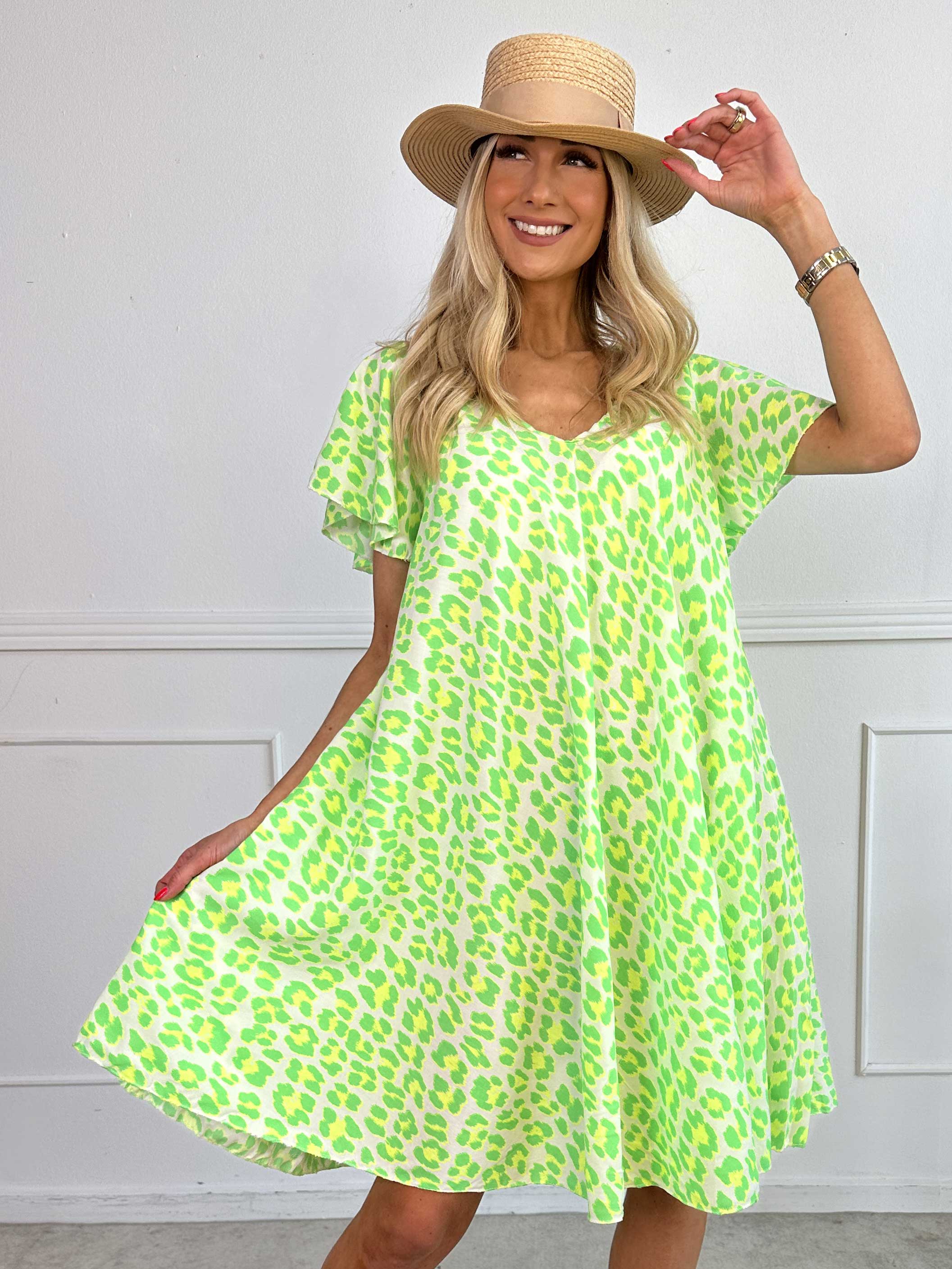 Chione - Sød kjole i a facon med leopardprint