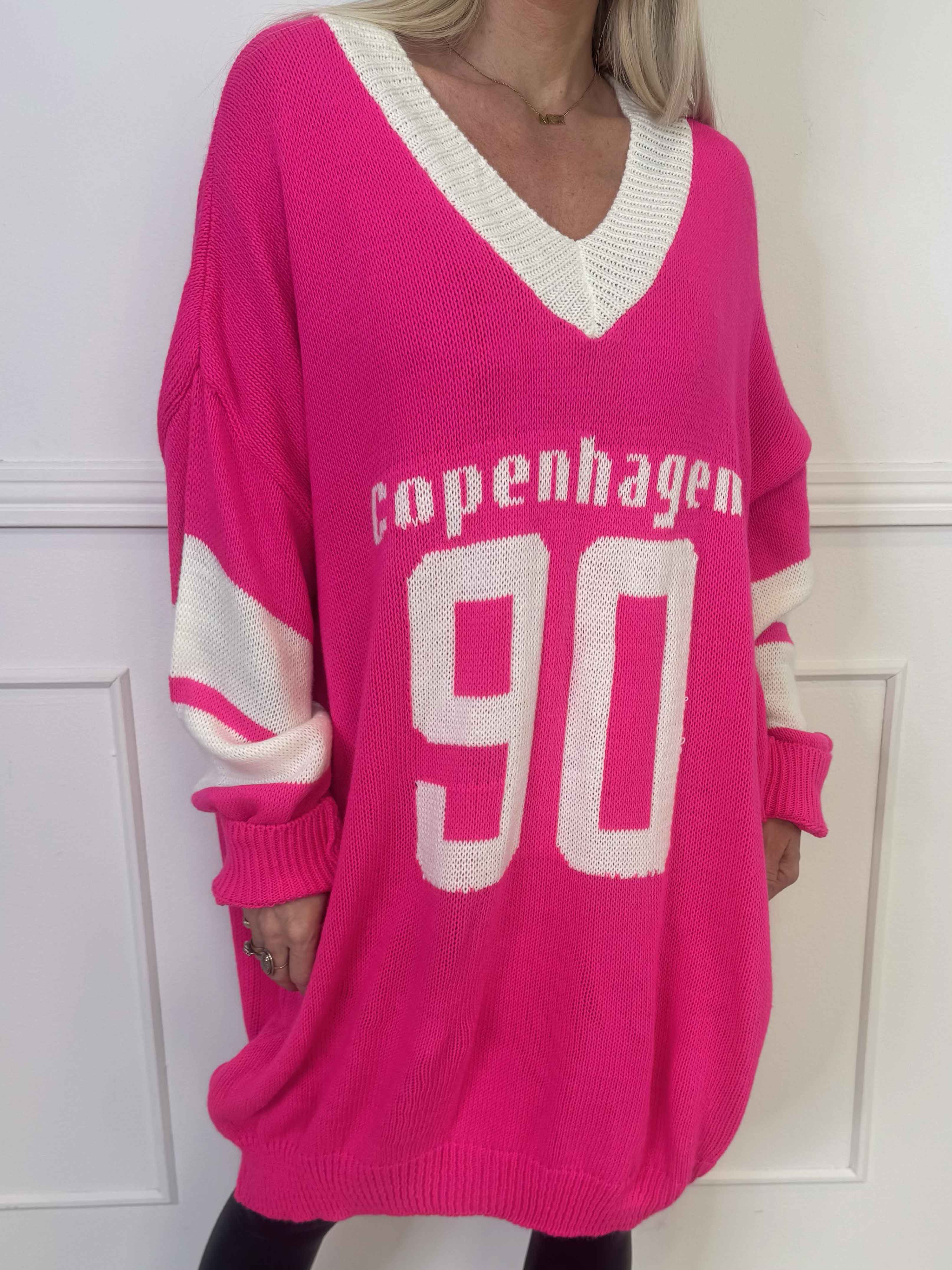 Tiane - Sporty strikkjole med motiv foran