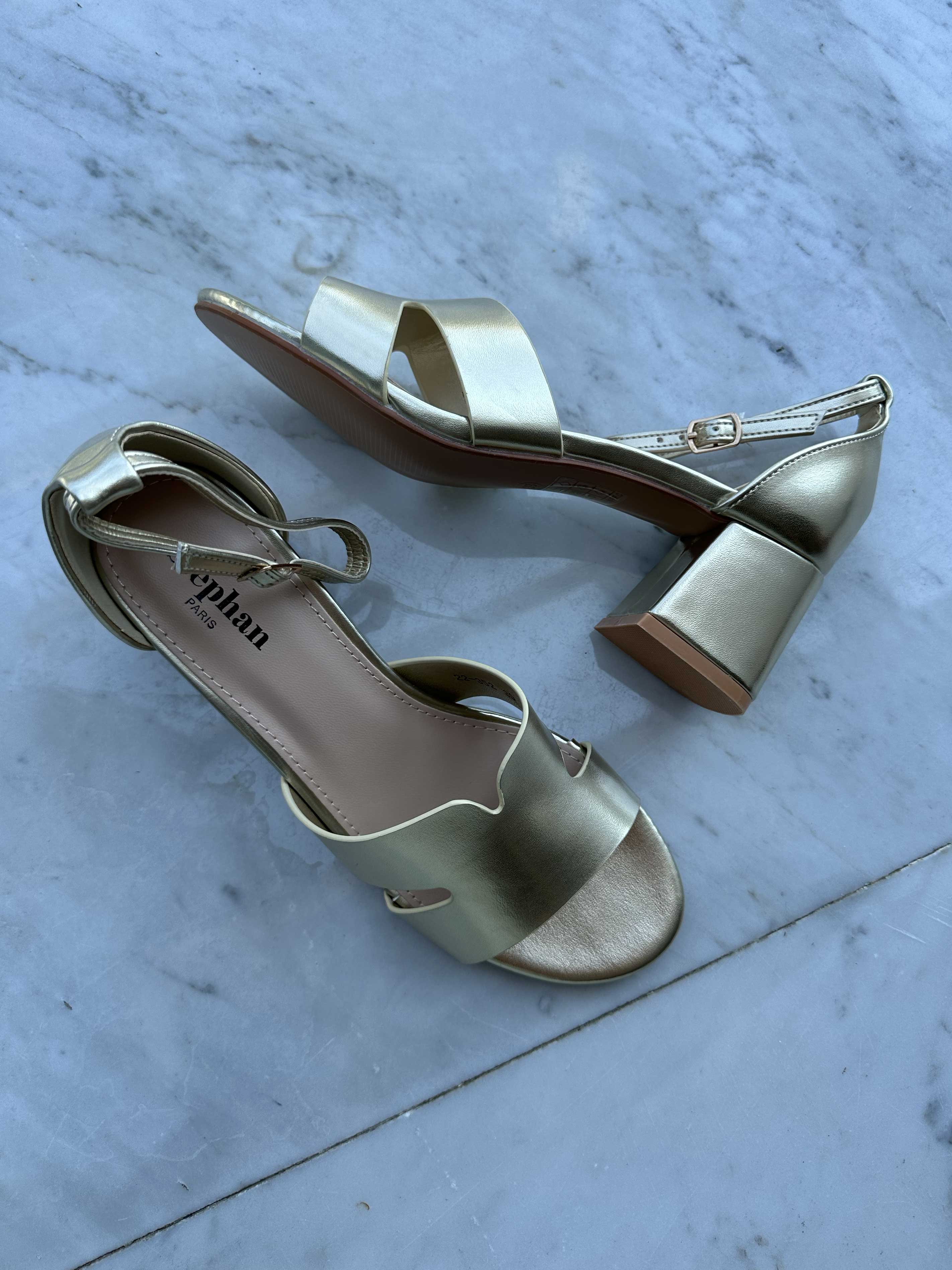 Eleonora - Sød sandal med lille hæl