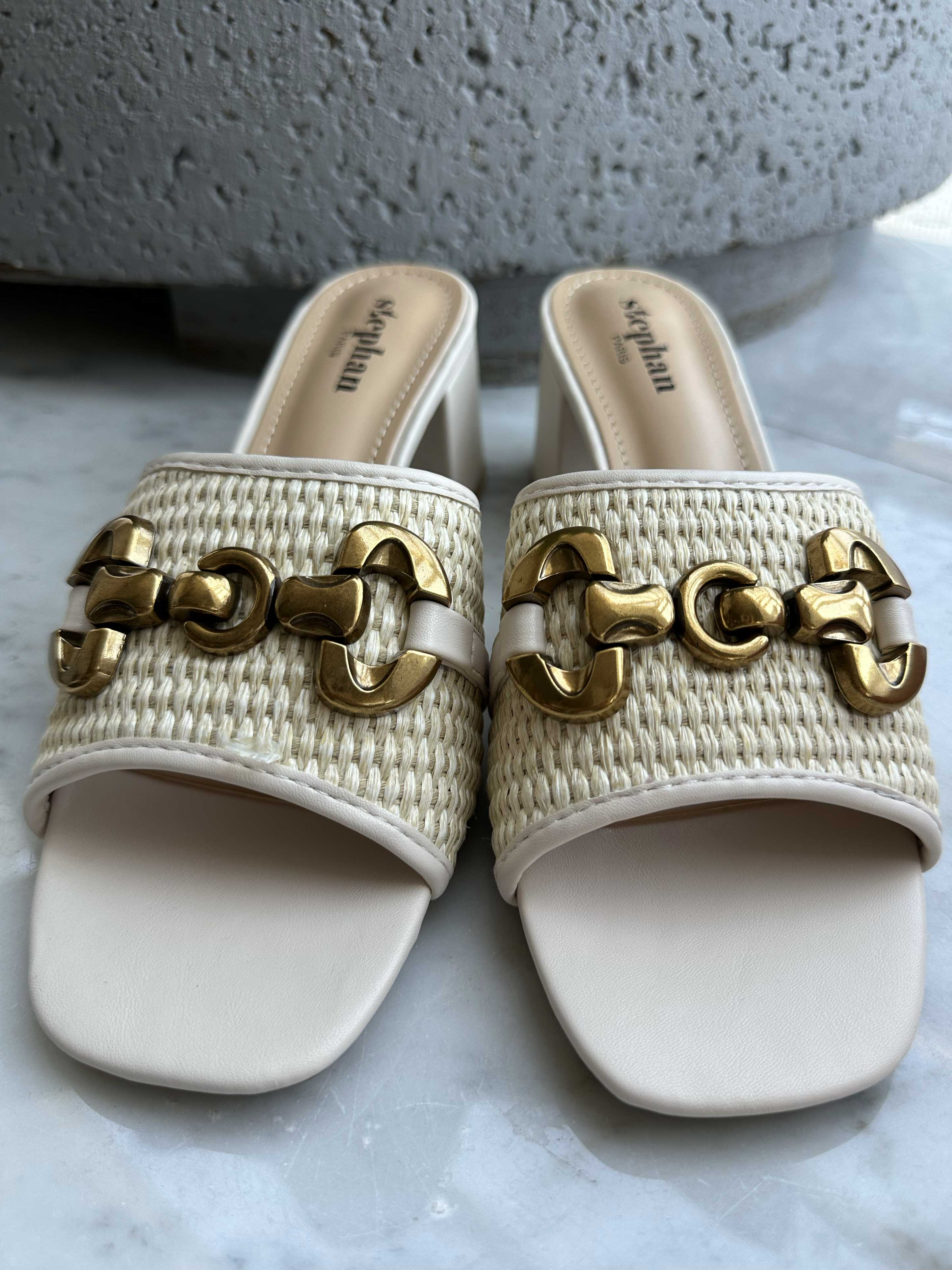 Lida - Søde sandaler med spænde og lille hæl