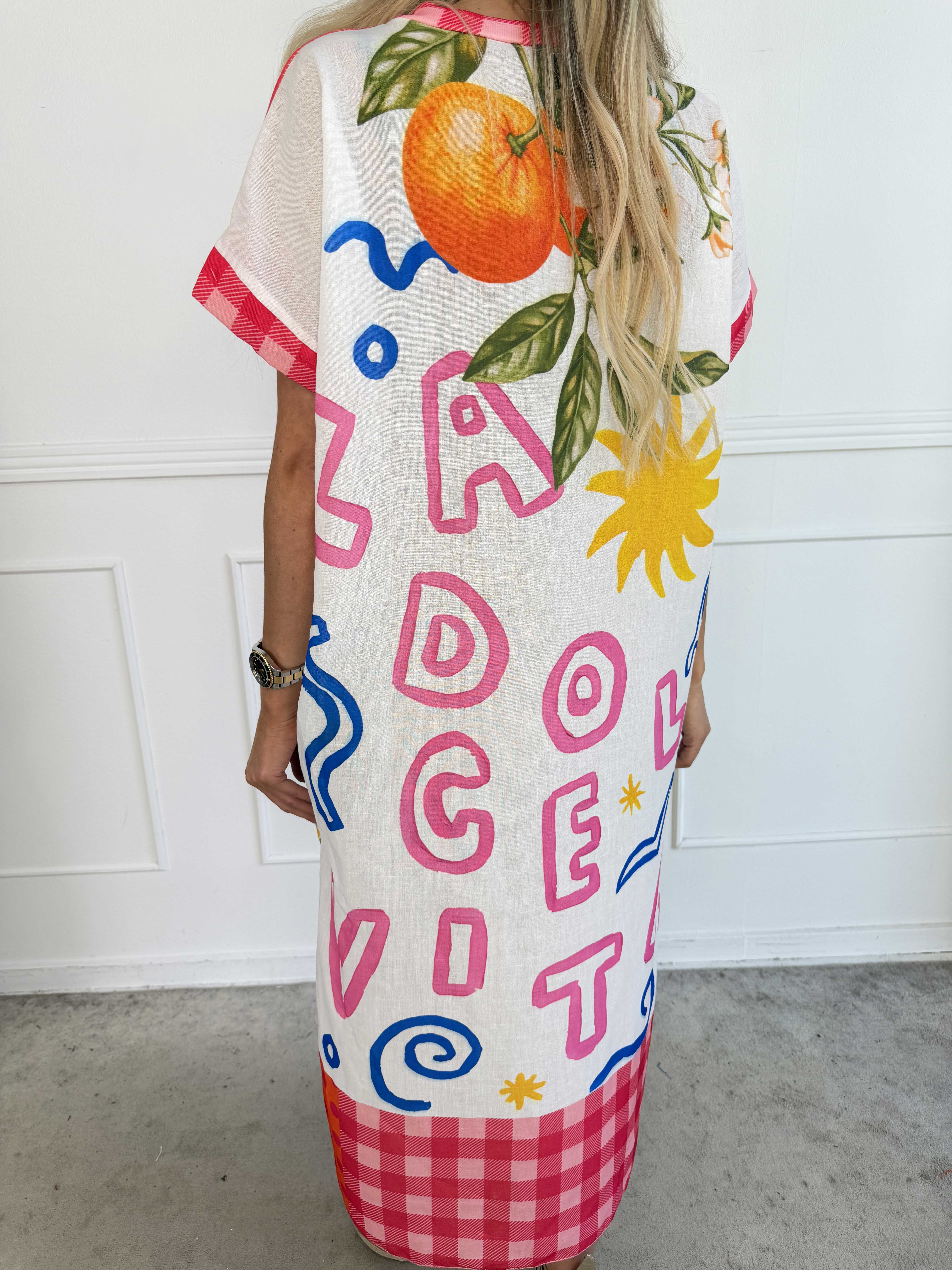 Katherine - Skøn lang kjole med et charmerende italiensk inspireret print