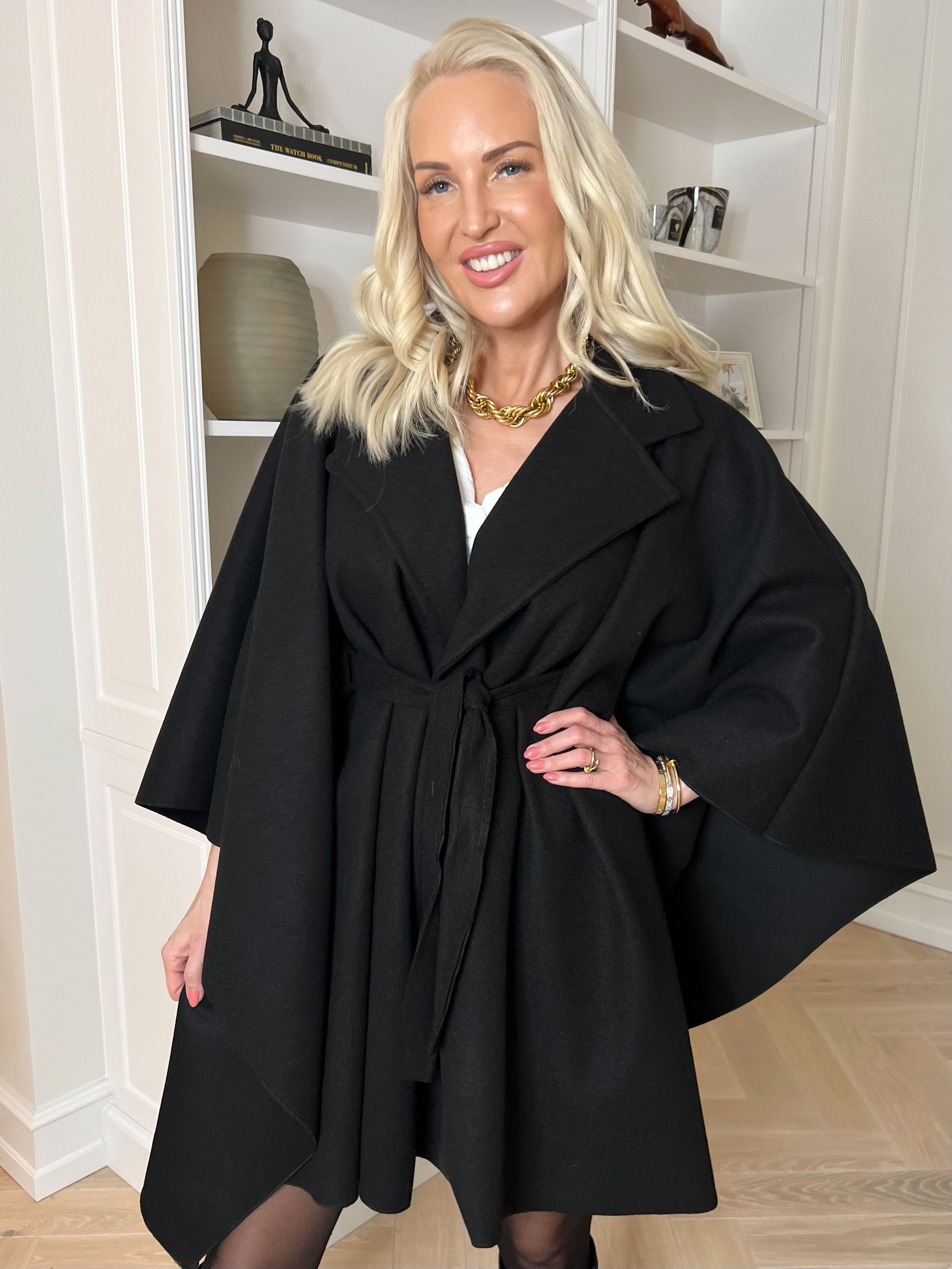 Zanna - Klassisk åben frakke med bælte i taljen