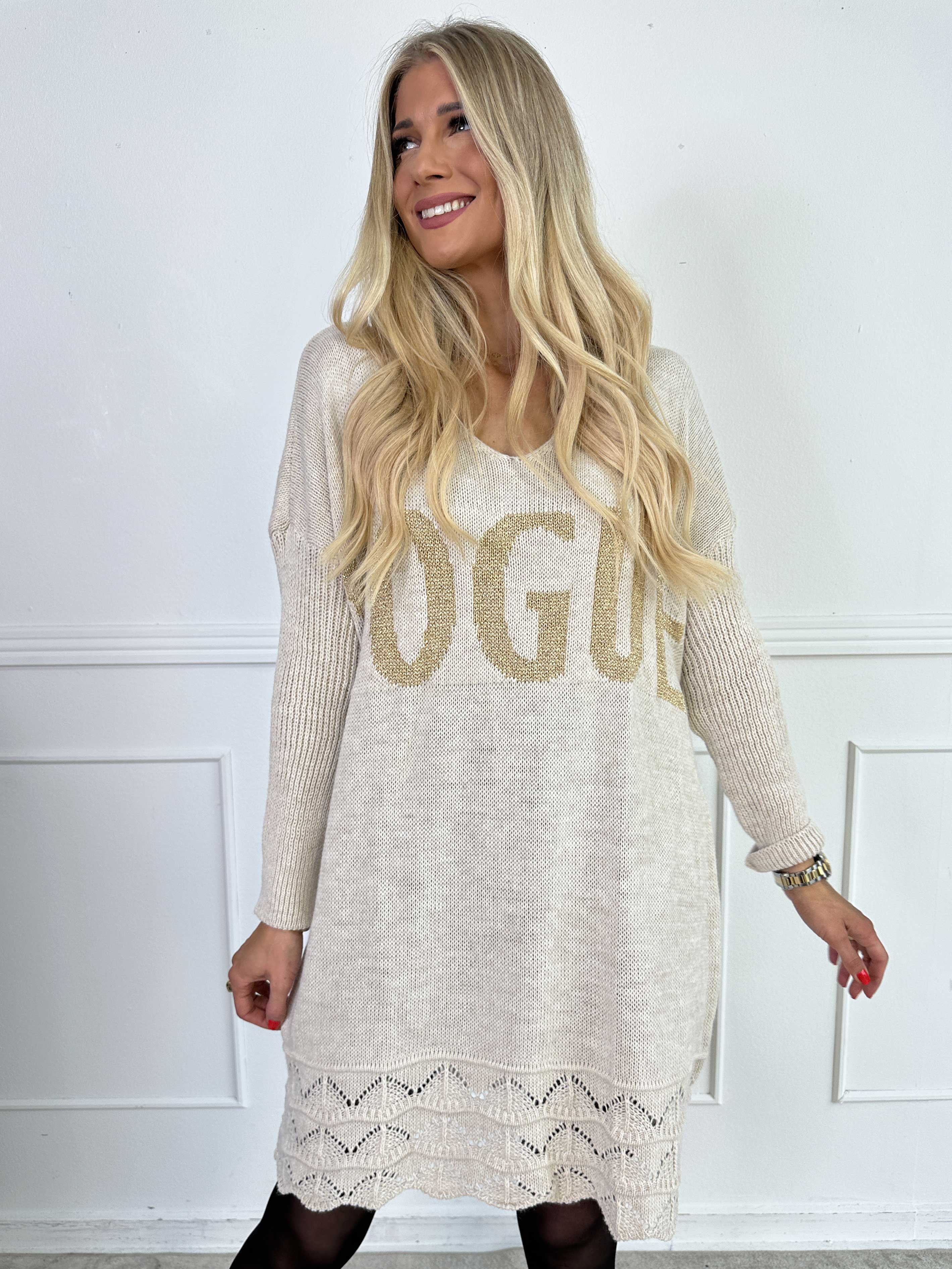 Rebeca Gold - Strikbluse med VOGUE og mønster forneden