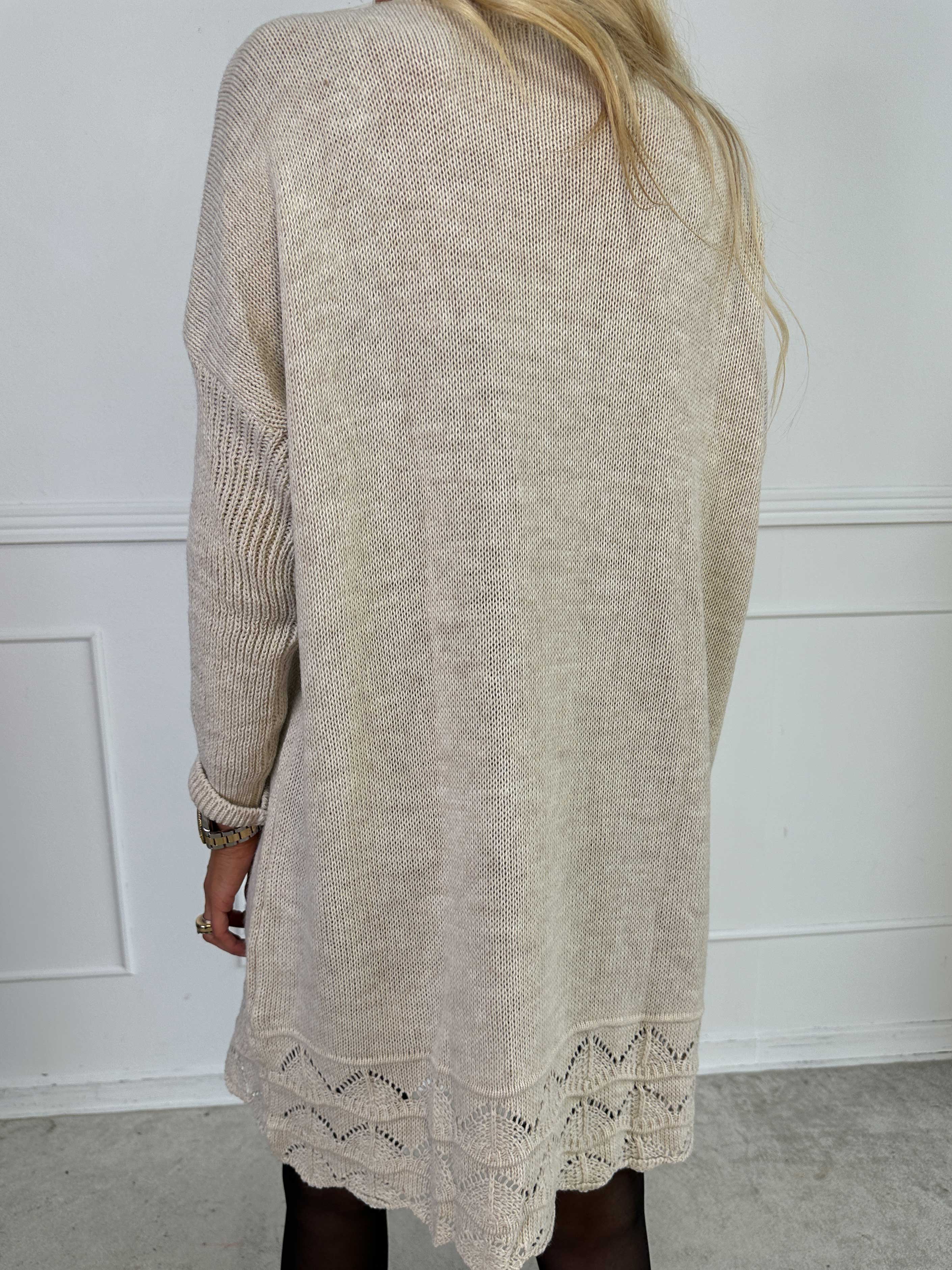 Rebeca Gold - Strikbluse med VOGUE og mønster forneden