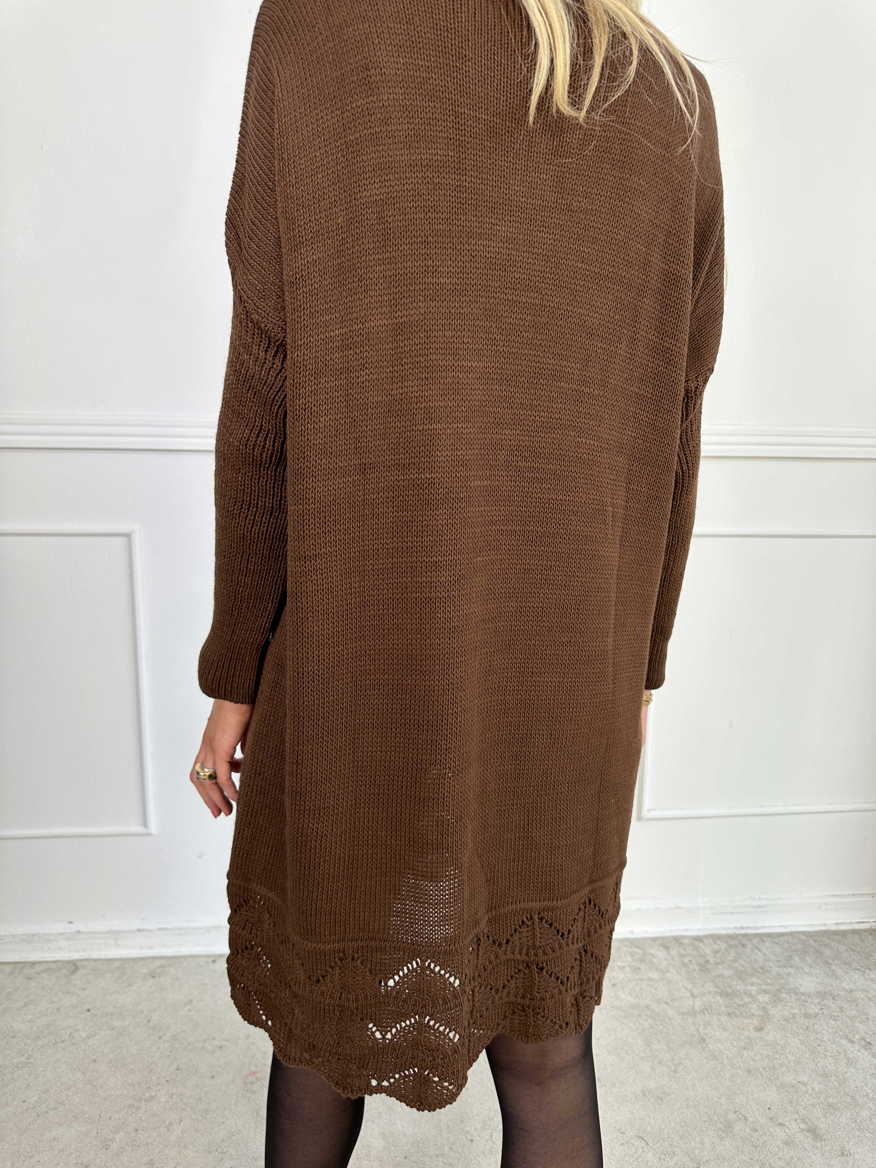 Rebeca Gold - Strikbluse med VOGUE og mønster forneden