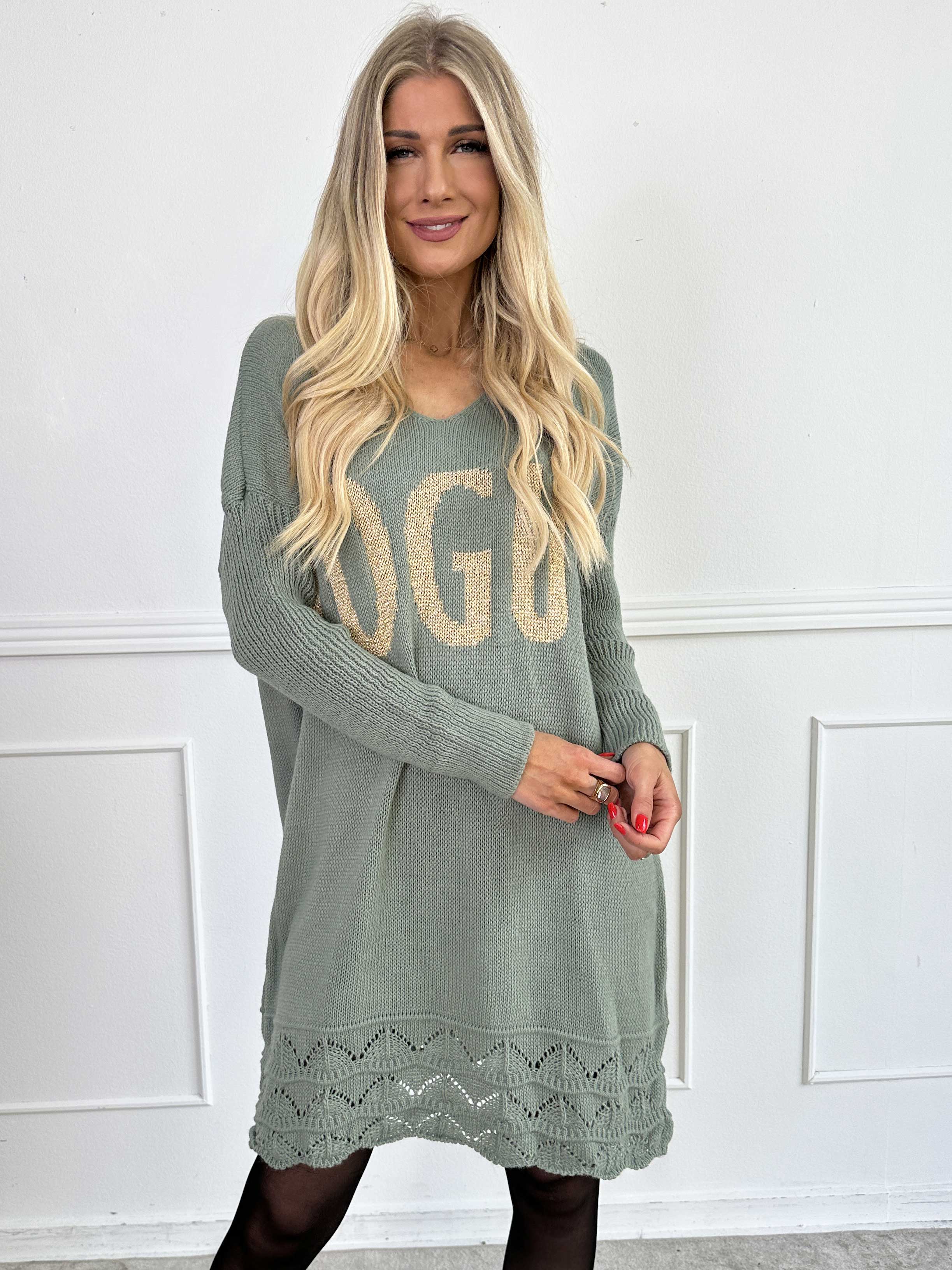 Rebeca Gold - Strikbluse med VOGUE og mønster forneden