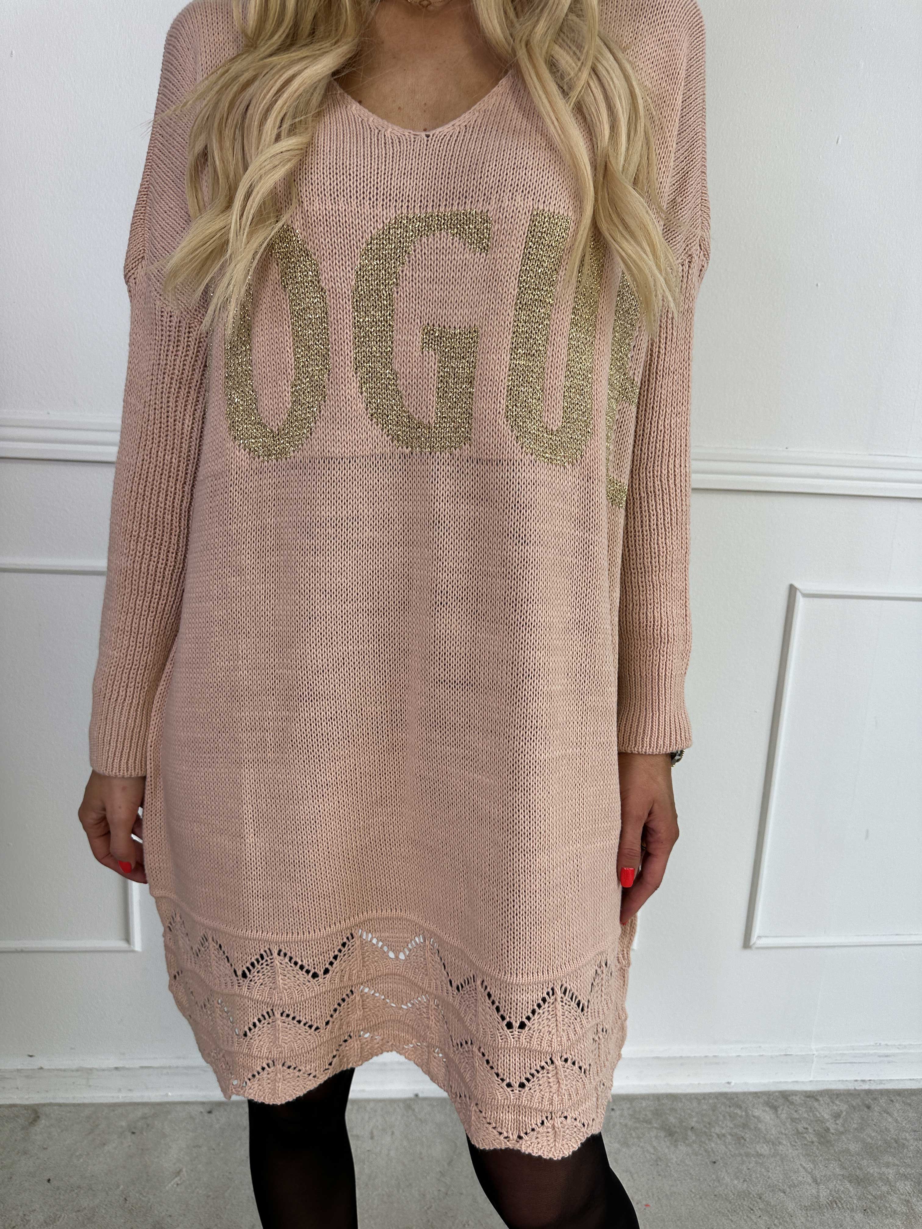 Rebeca Gold - Strikbluse med VOGUE og mønster forneden