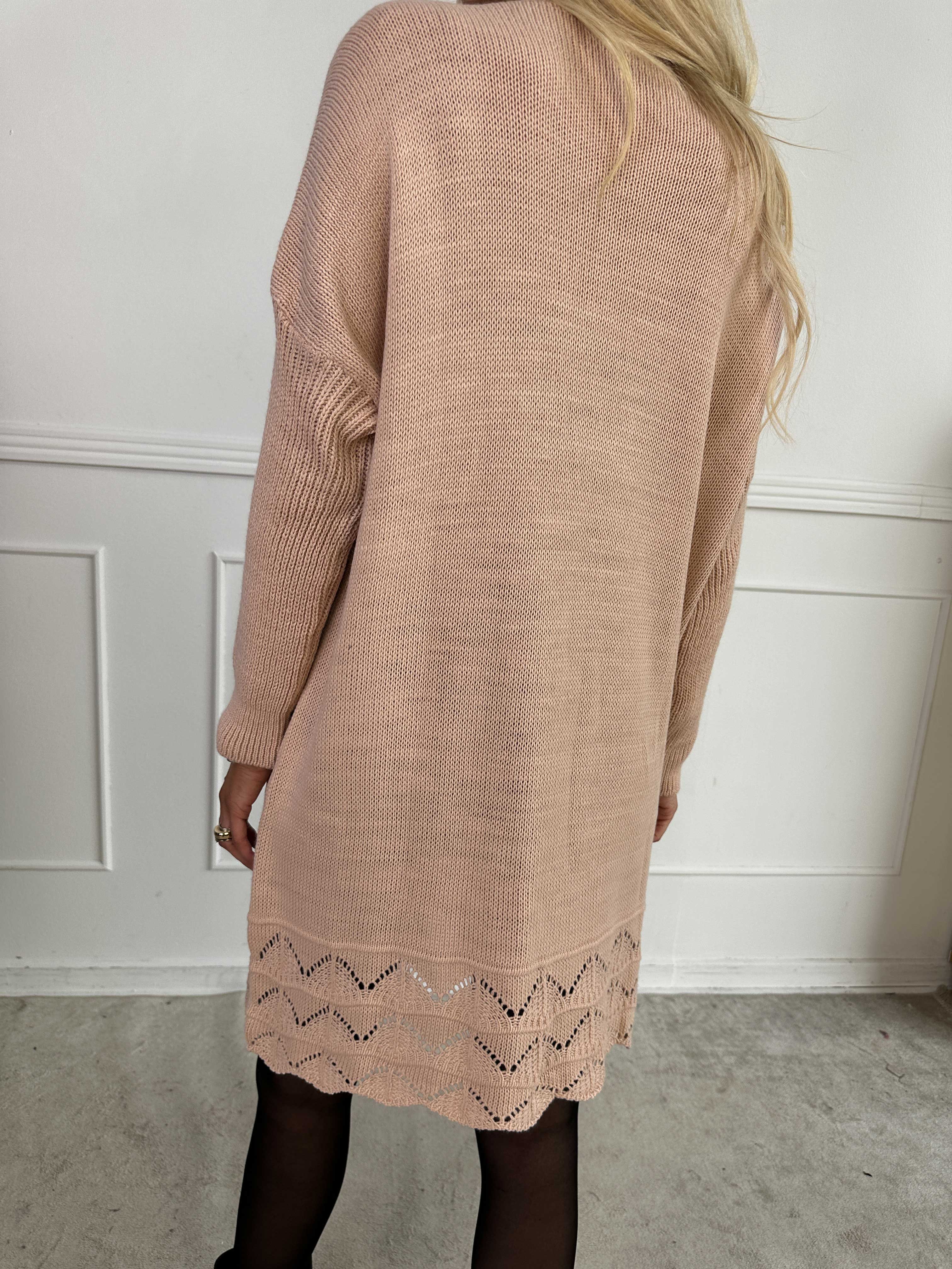 Rebeca Gold - Strikbluse med VOGUE og mønster forneden