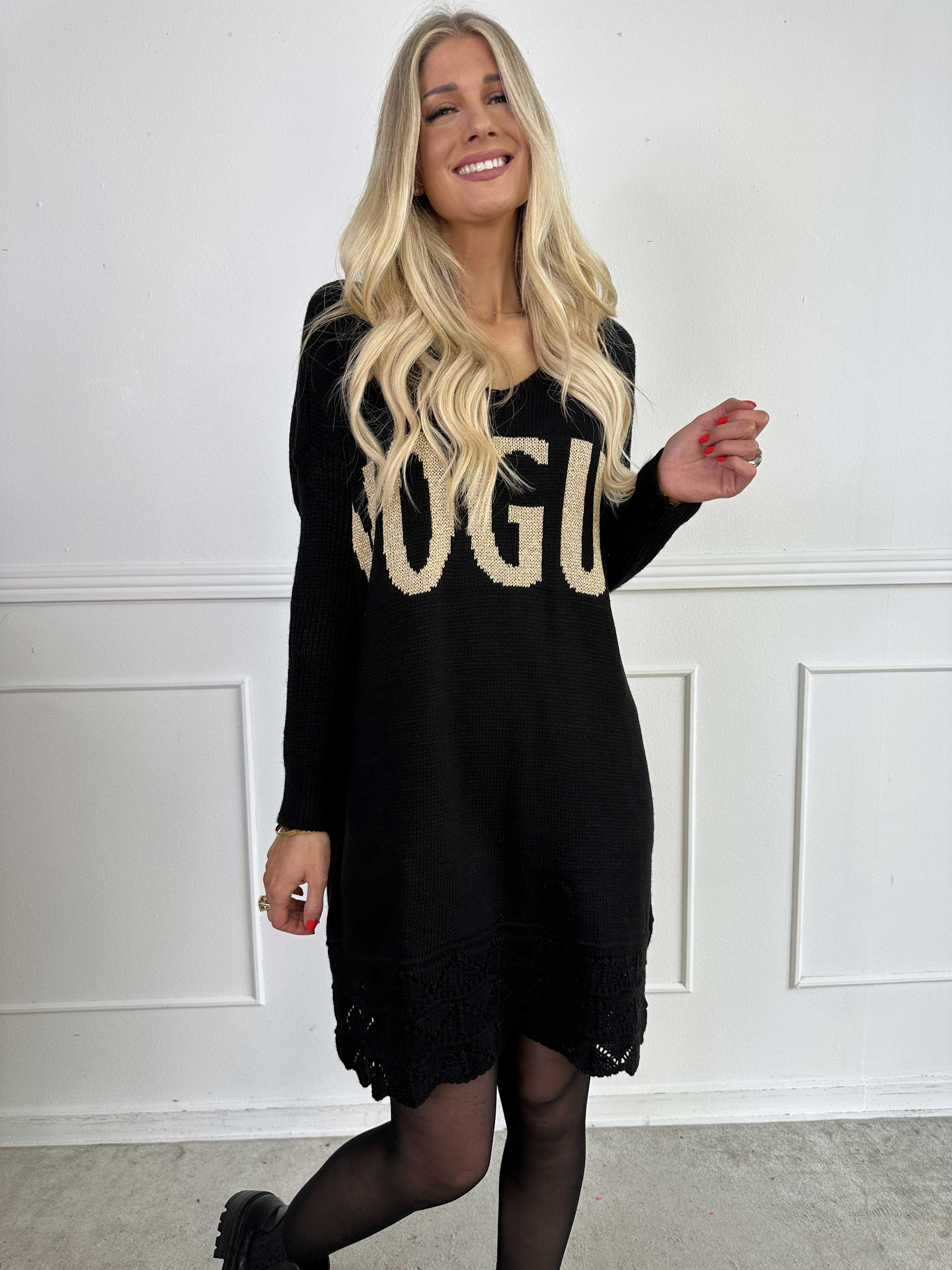 Rebeca Gold - Strikbluse med VOGUE og mønster forneden