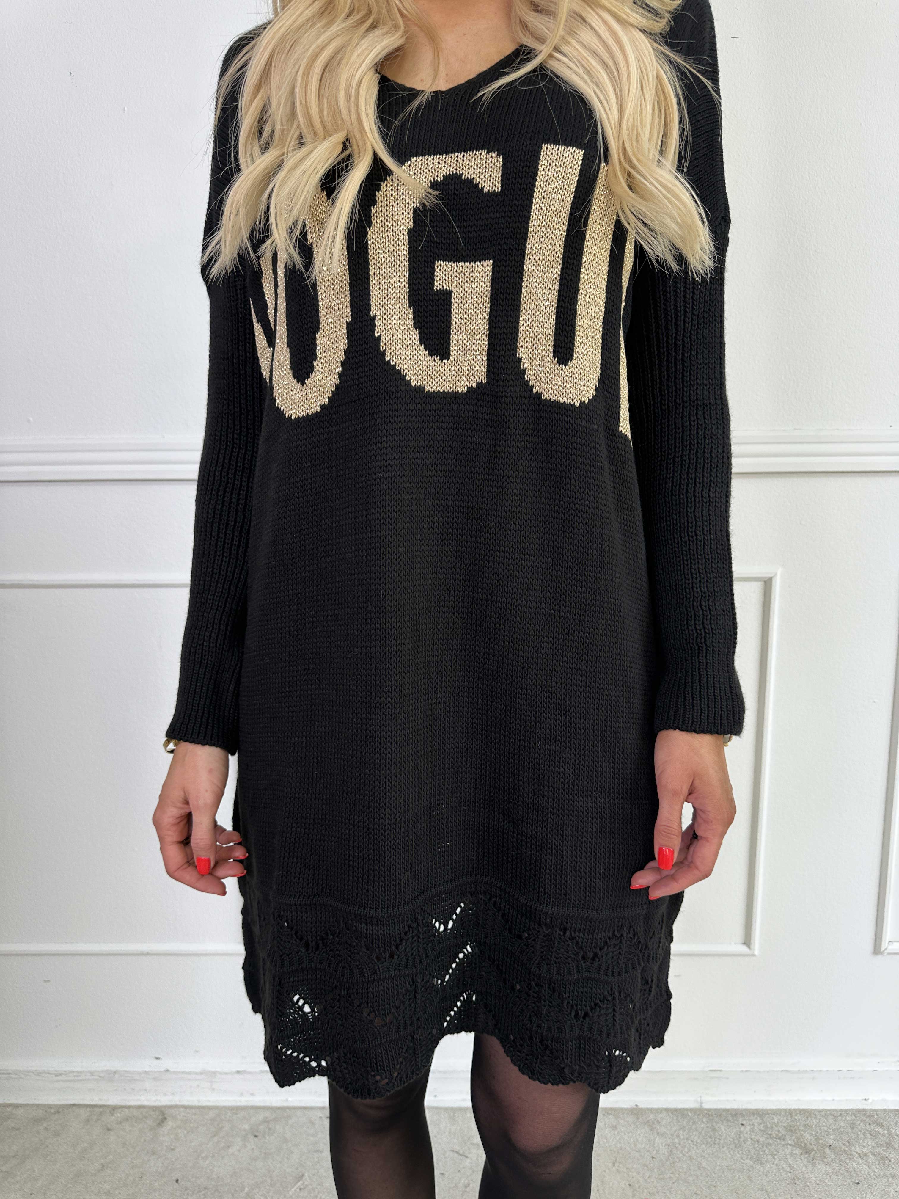 Rebeca Gold - Strikbluse med VOGUE og mønster forneden