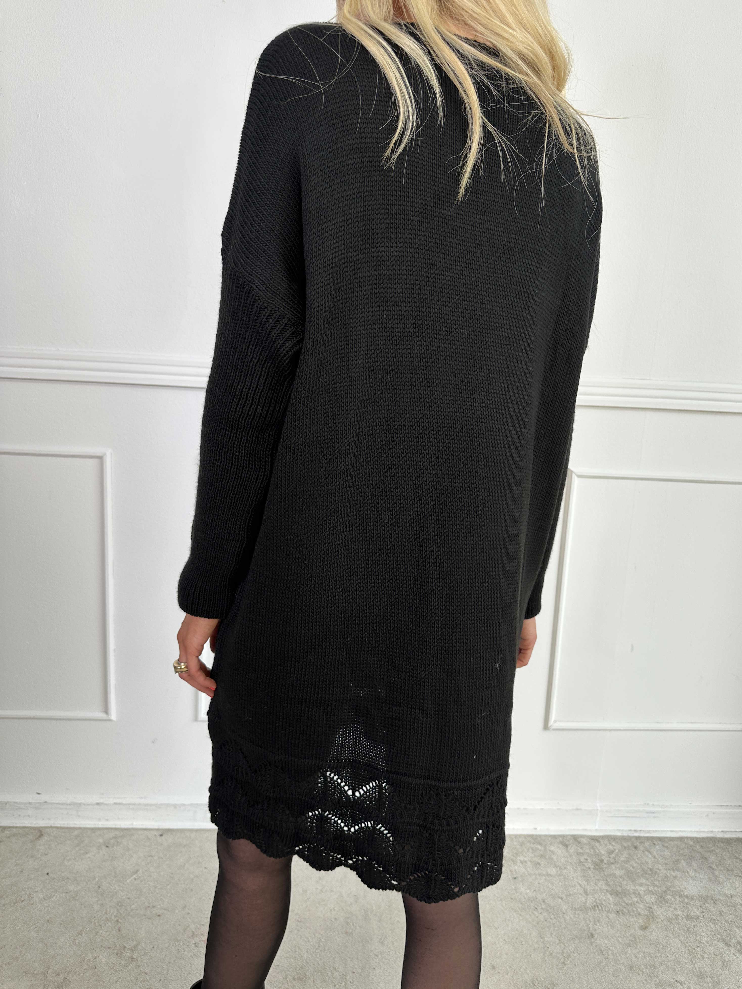 Rebeca Gold - Strikbluse med VOGUE og mønster forneden