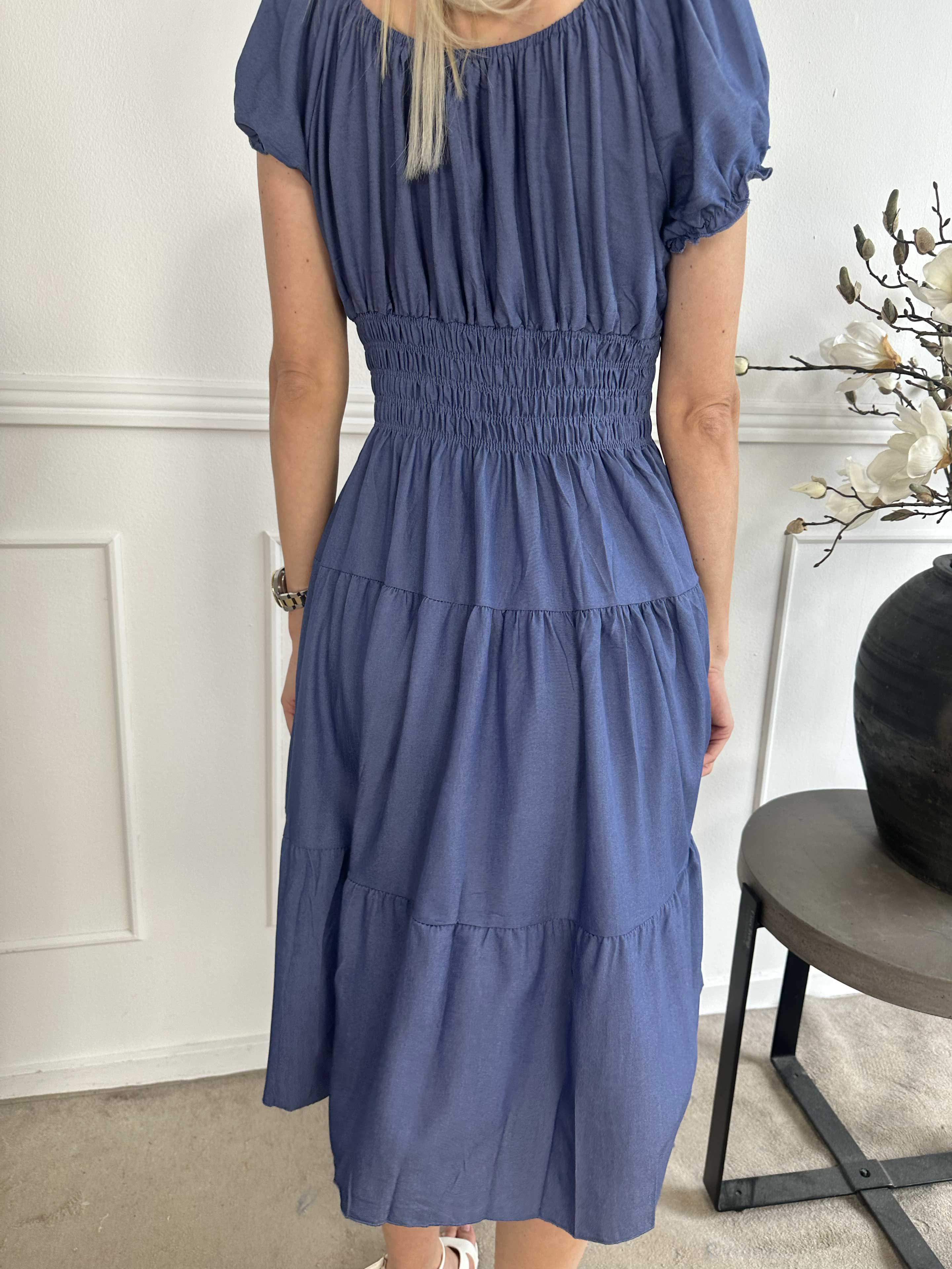 Alexina Short - Kort kjole i denimlook med elastik i taljen