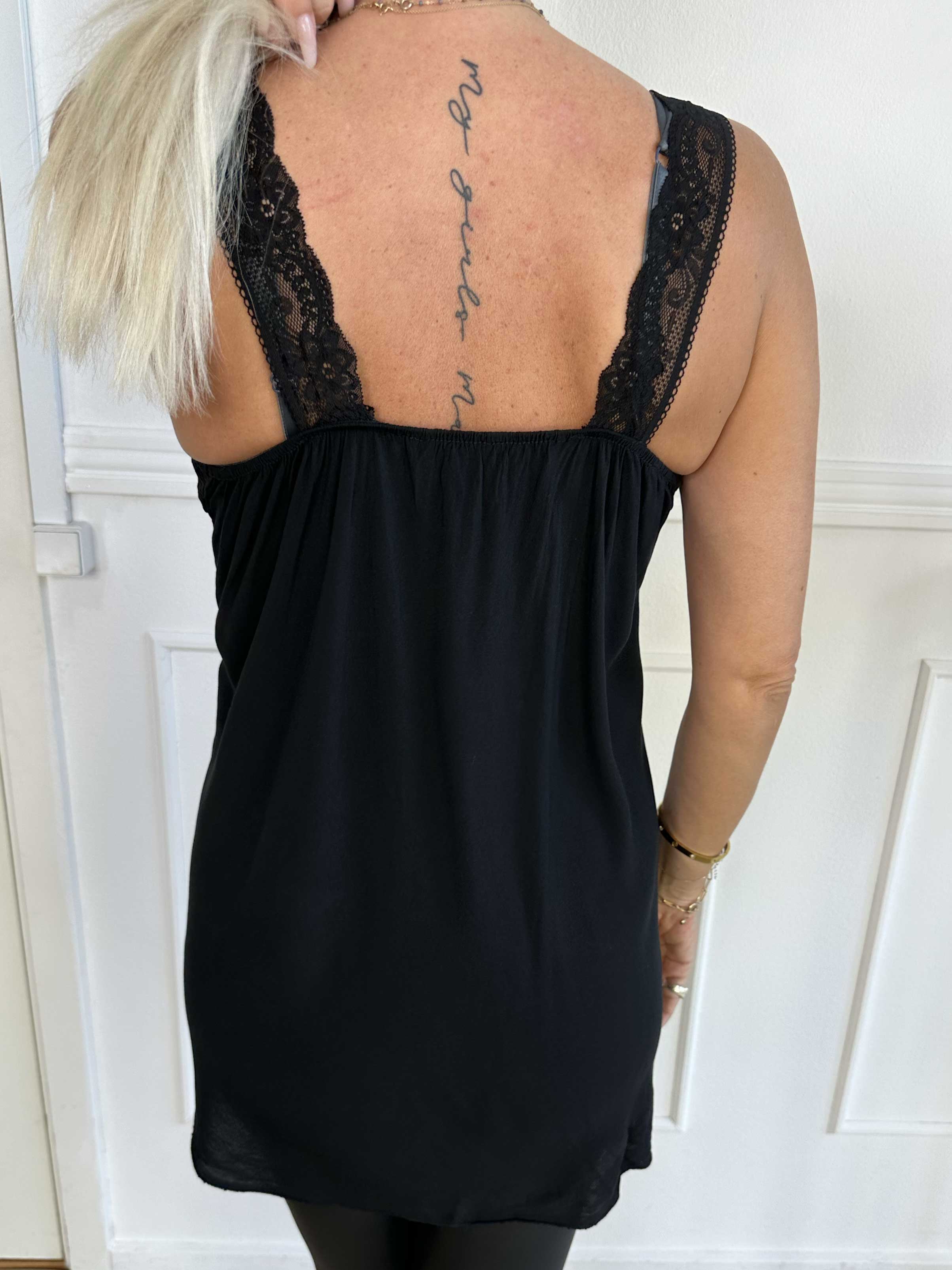 Mariana - Top i viskose med blondestropper