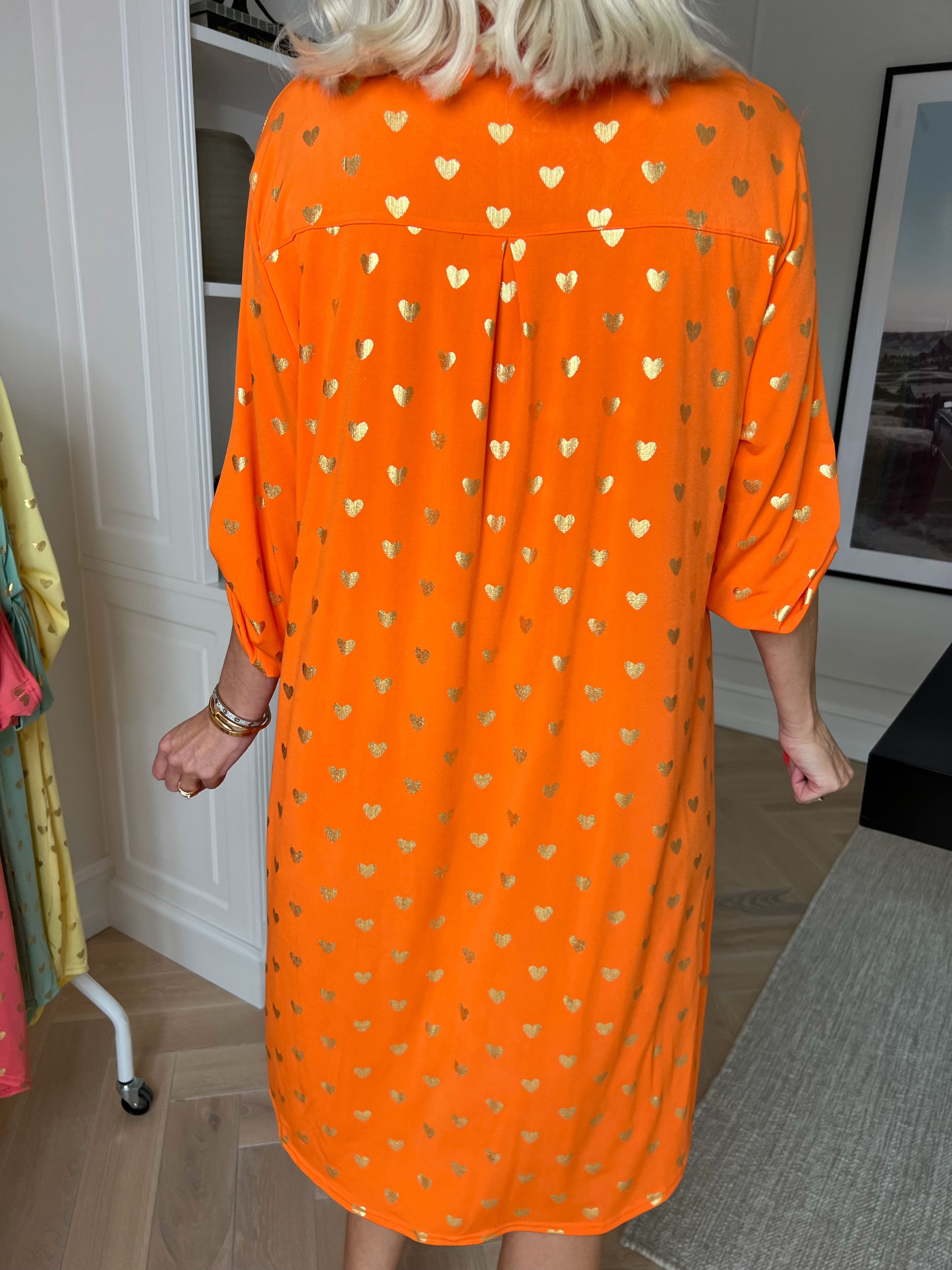 Ebba Gold Heart - Elastisk kjole med guld hjerte detaljer