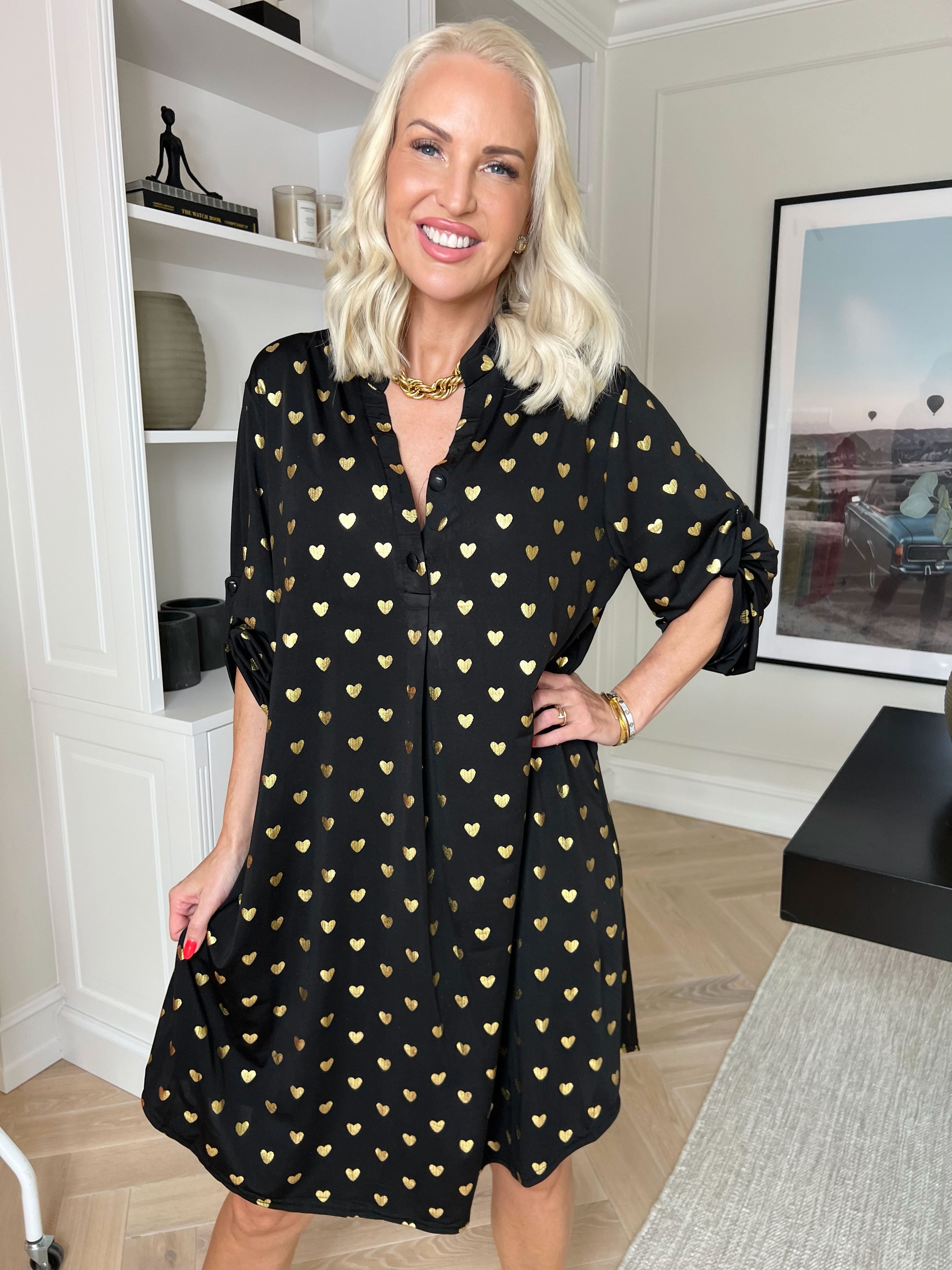 Ebba Gold Heart - Elastisk kjole med guld hjerte detaljer