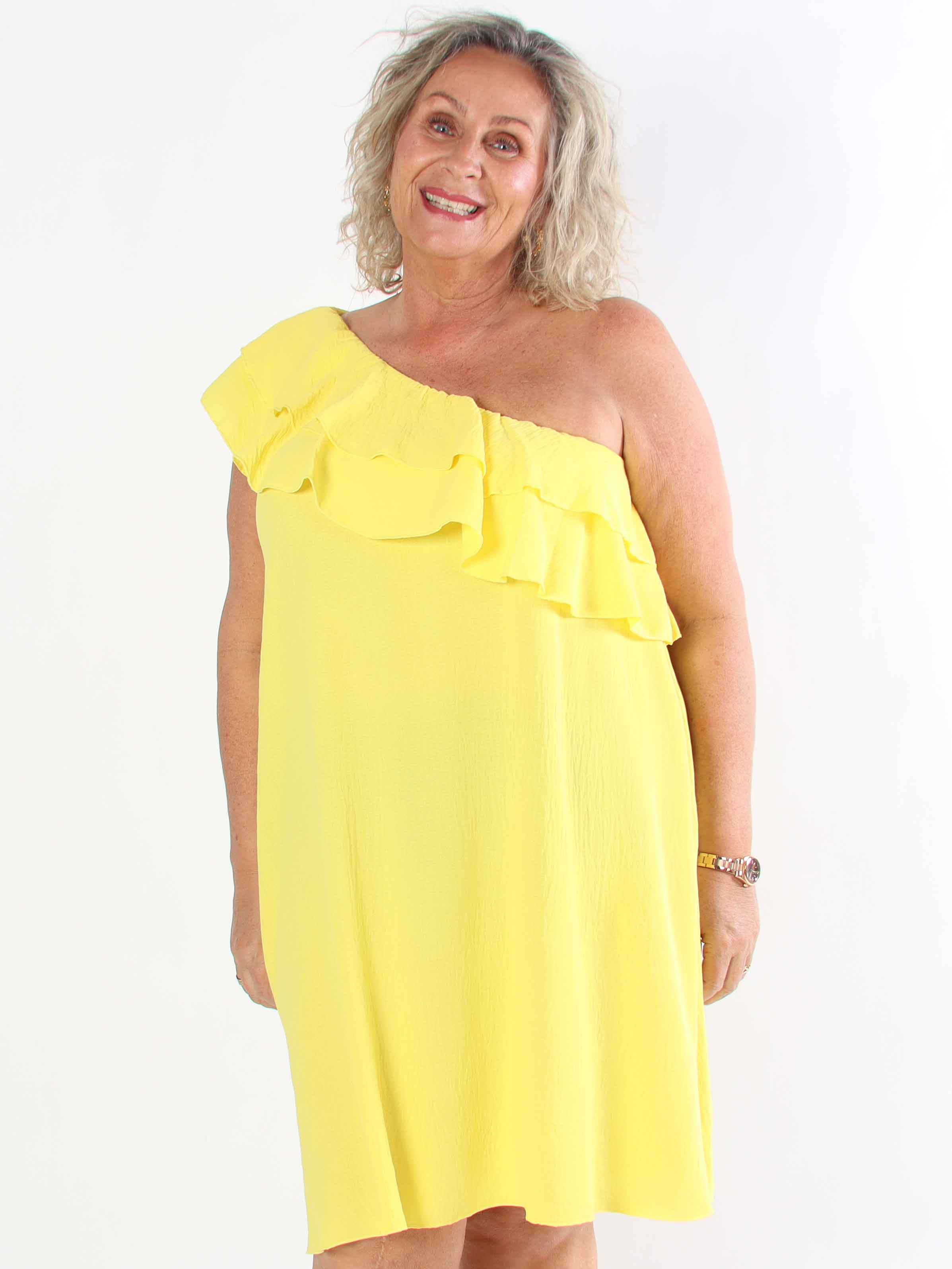 Catelyn - Sød one shoulder kjole med flæser