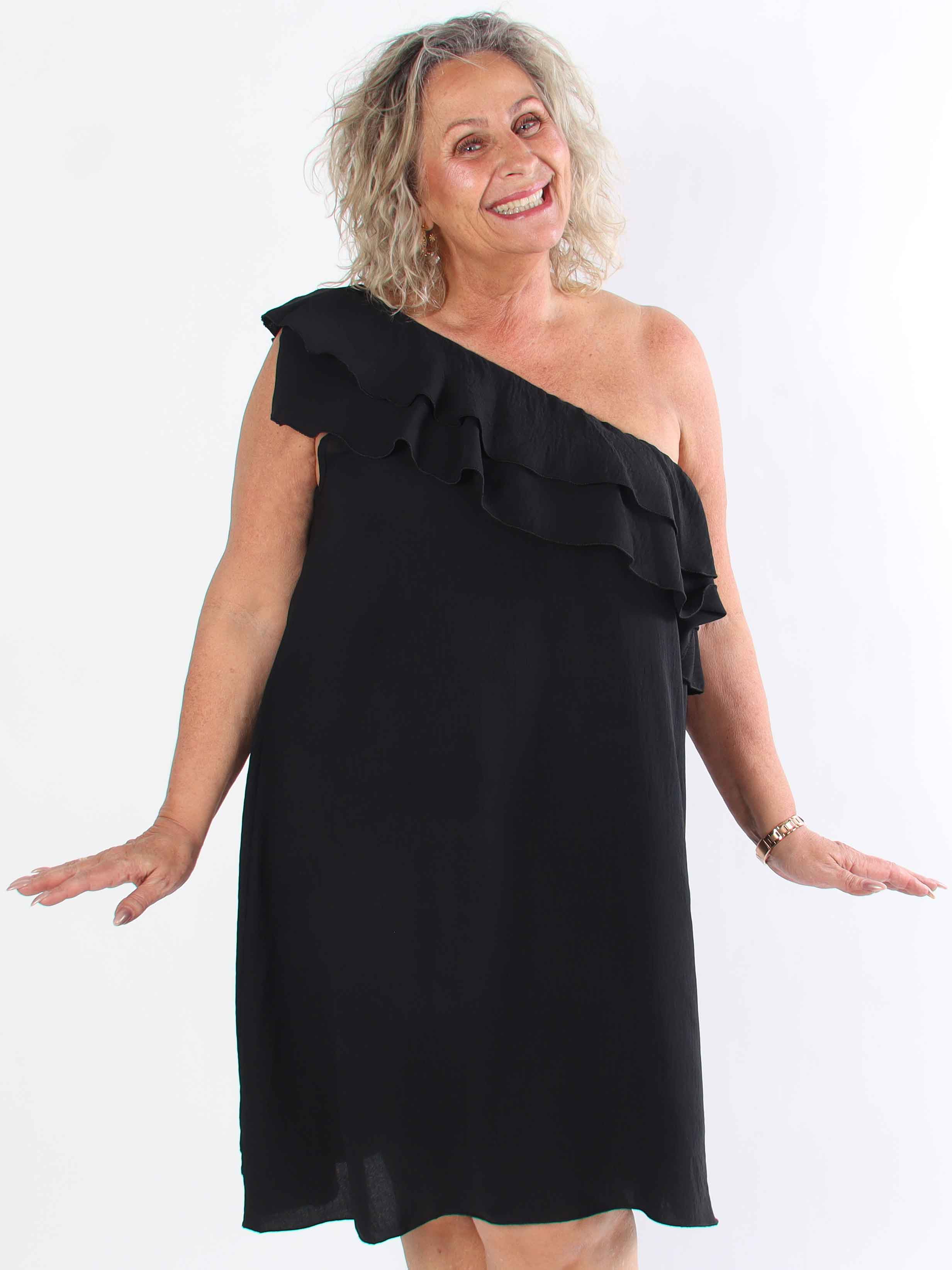 Catelyn - Sød one shoulder kjole med flæser