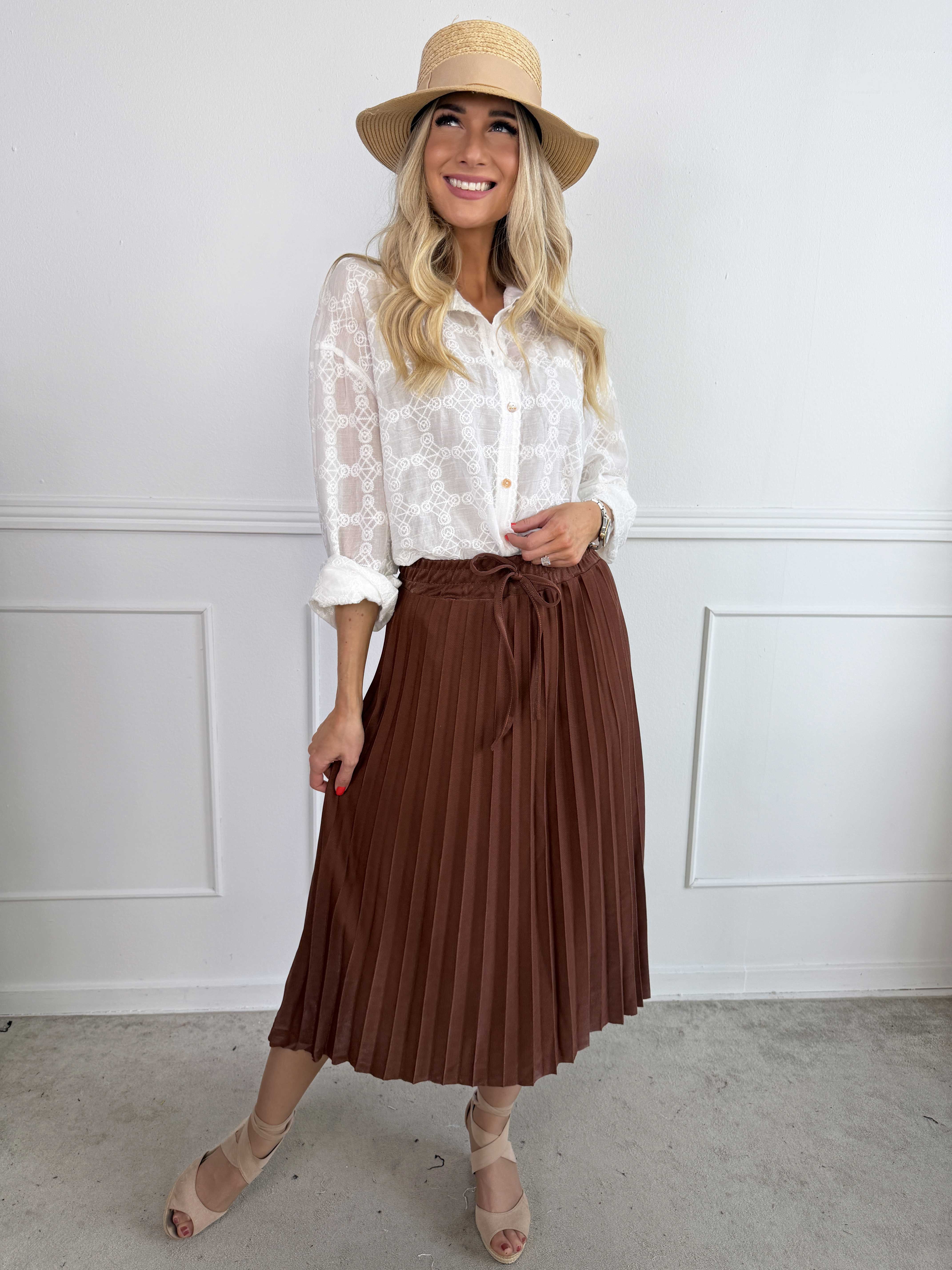 Regitze - Plisseret nederdel i let shiny materiale med elastik i taljen