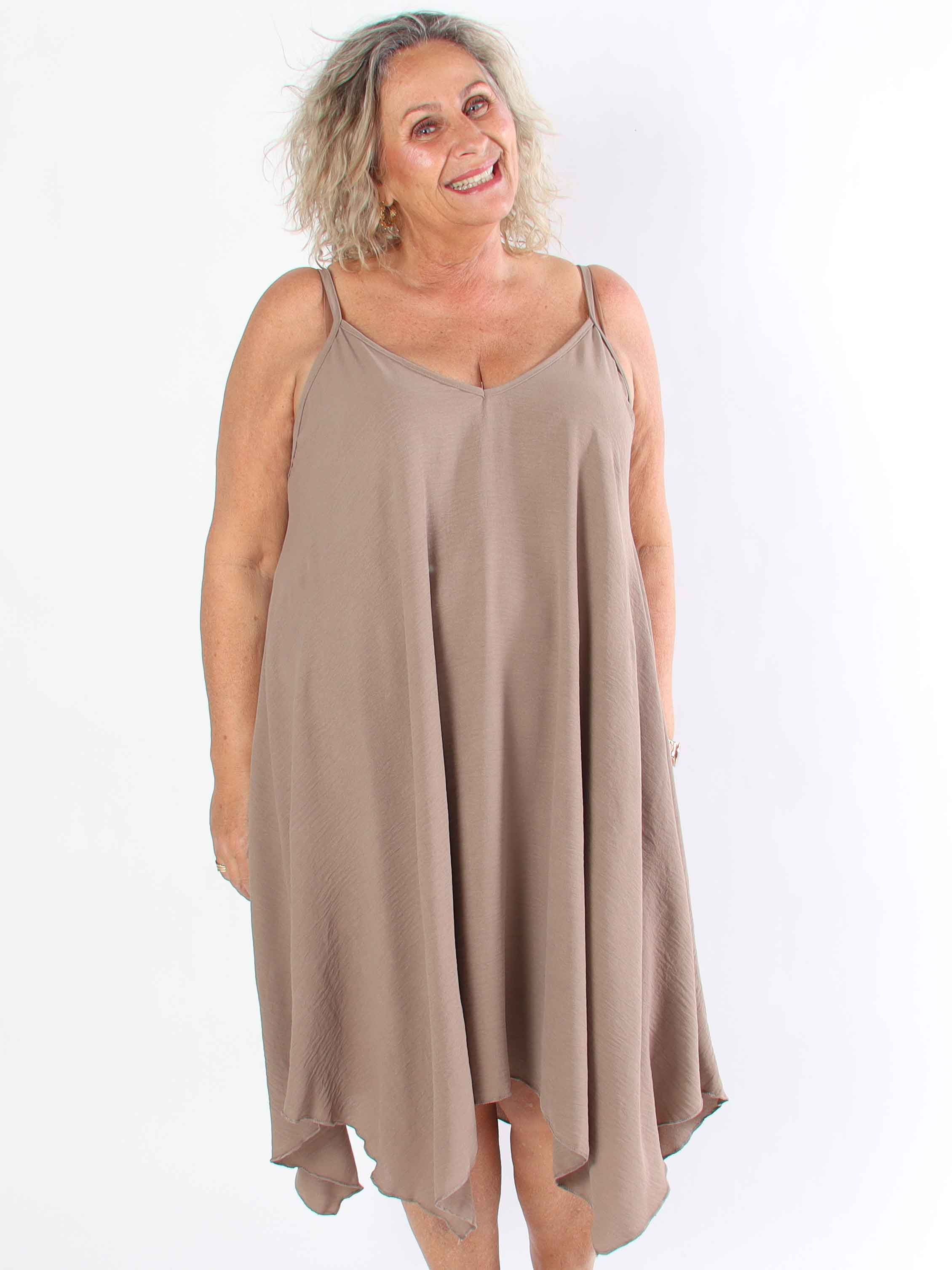 Galadriel - Sød let plus size stropkjole i viskose