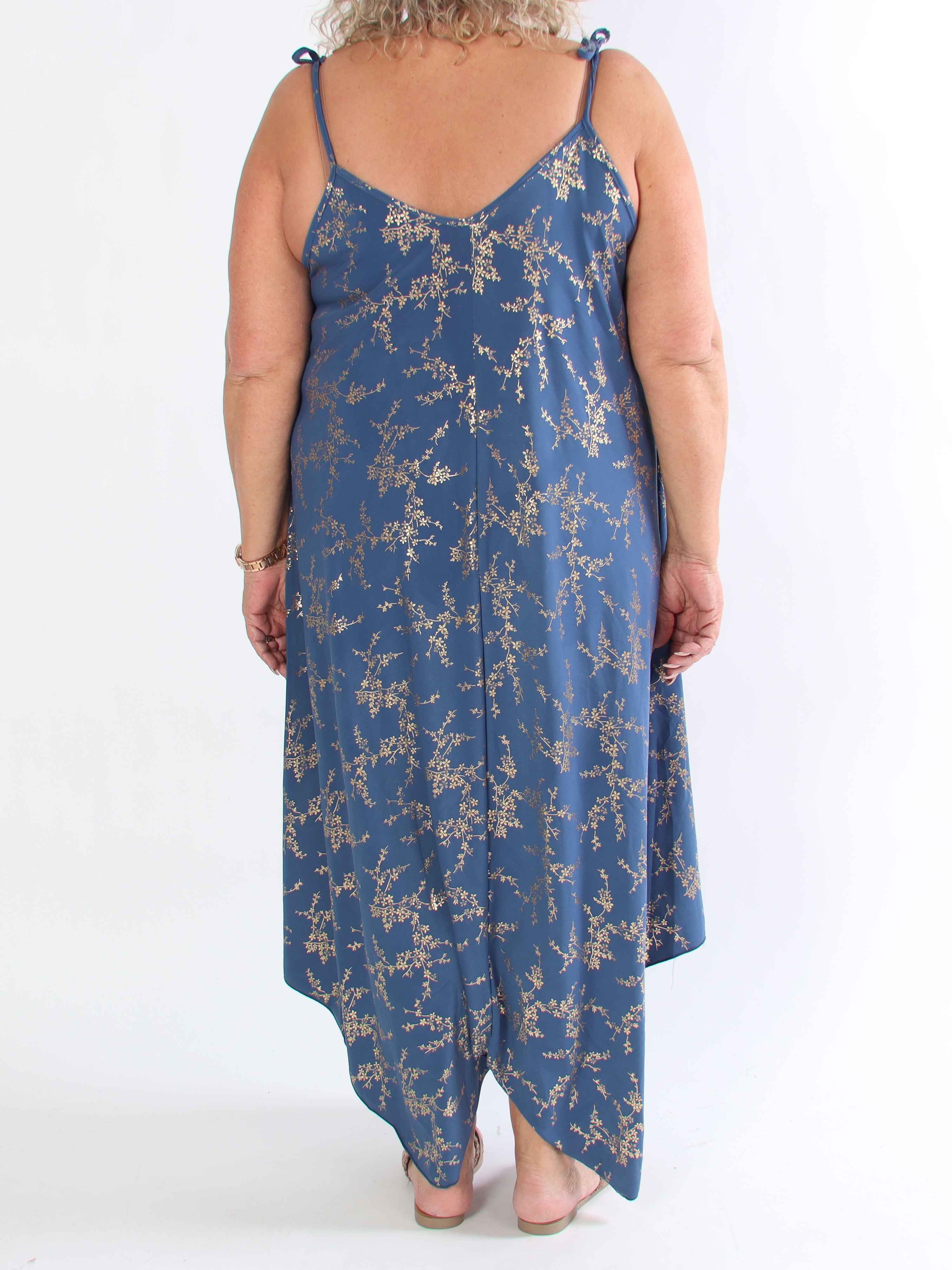 Maisie Gold - Plus size stropkjole i elastisk stof med guld print