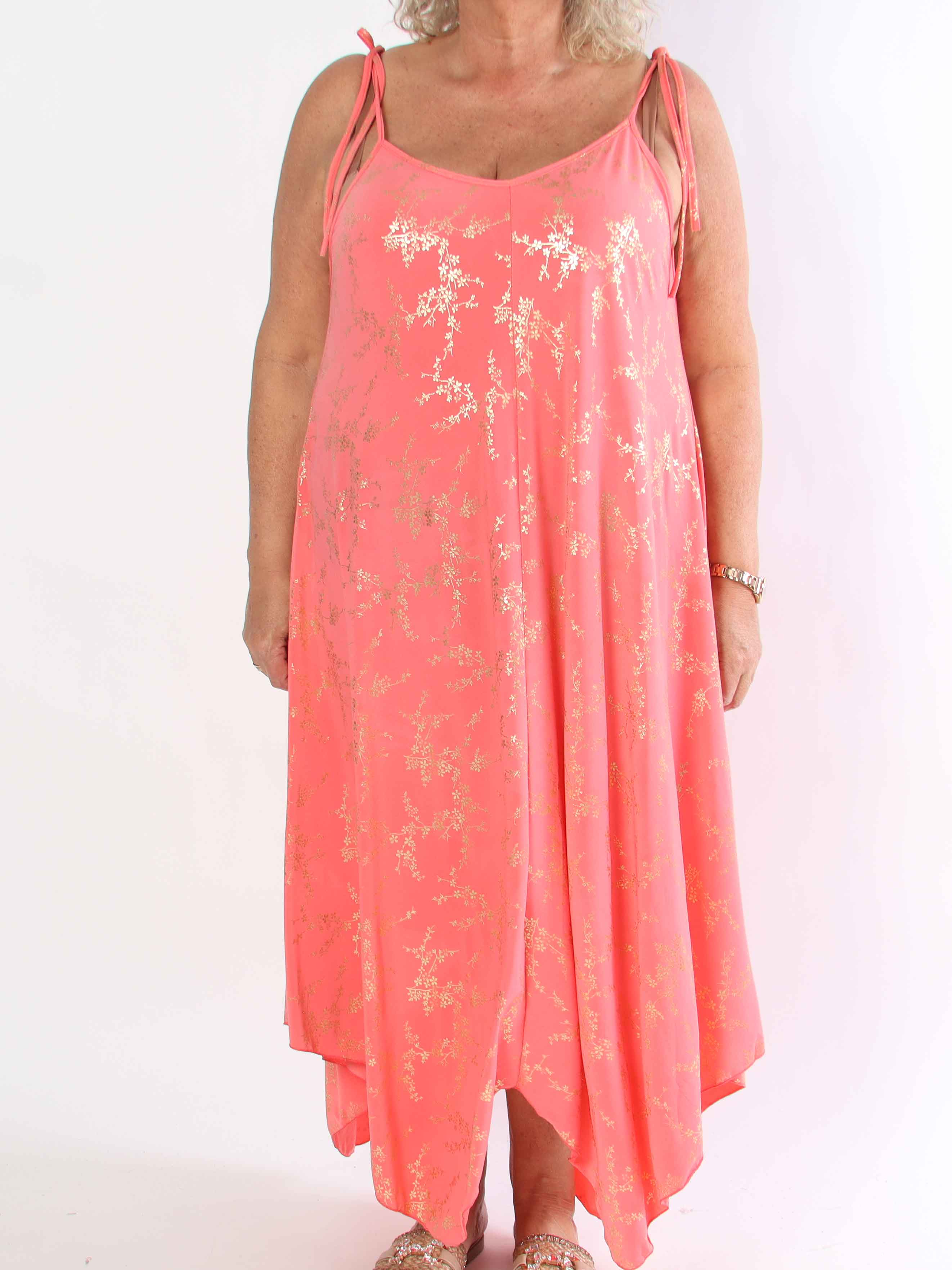 Maisie Gold - Plus size stropkjole i elastisk stof med guld print