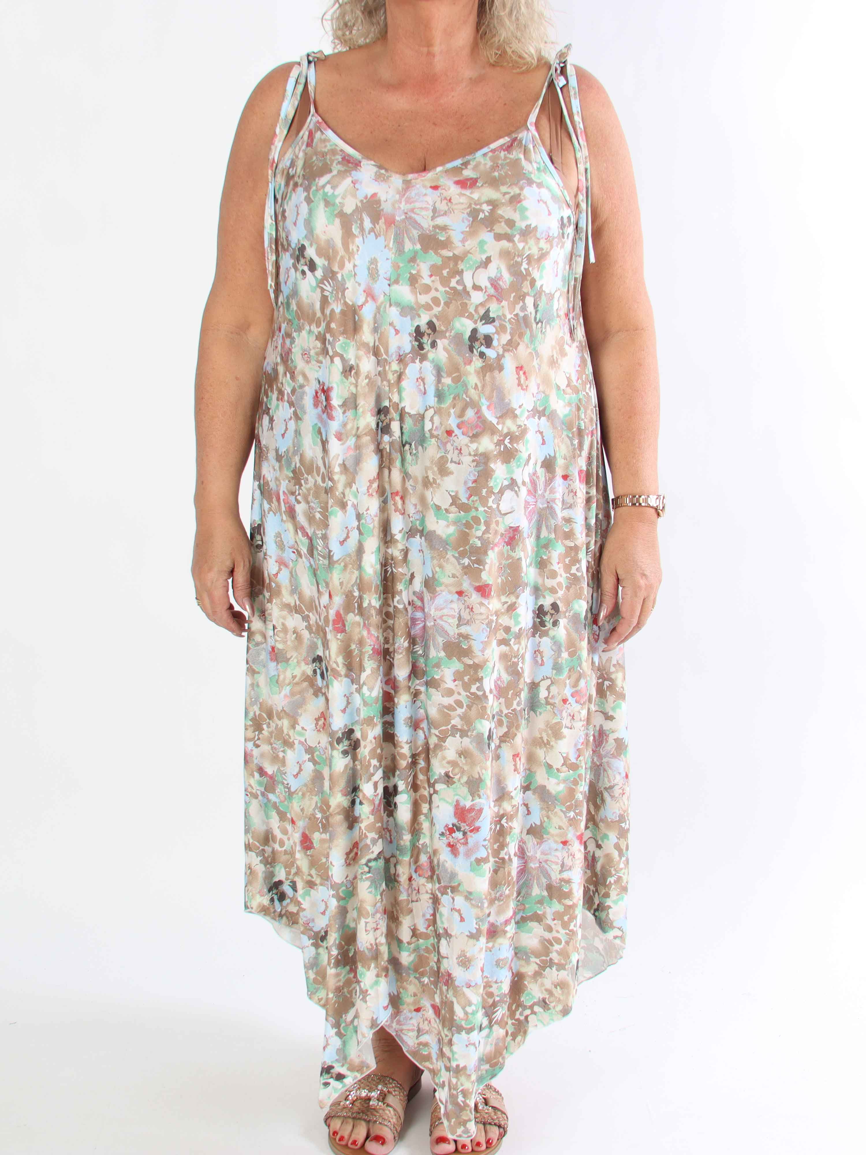 Maisie Flower - Plus size stropkjole i elastisk stof med blomsterprint