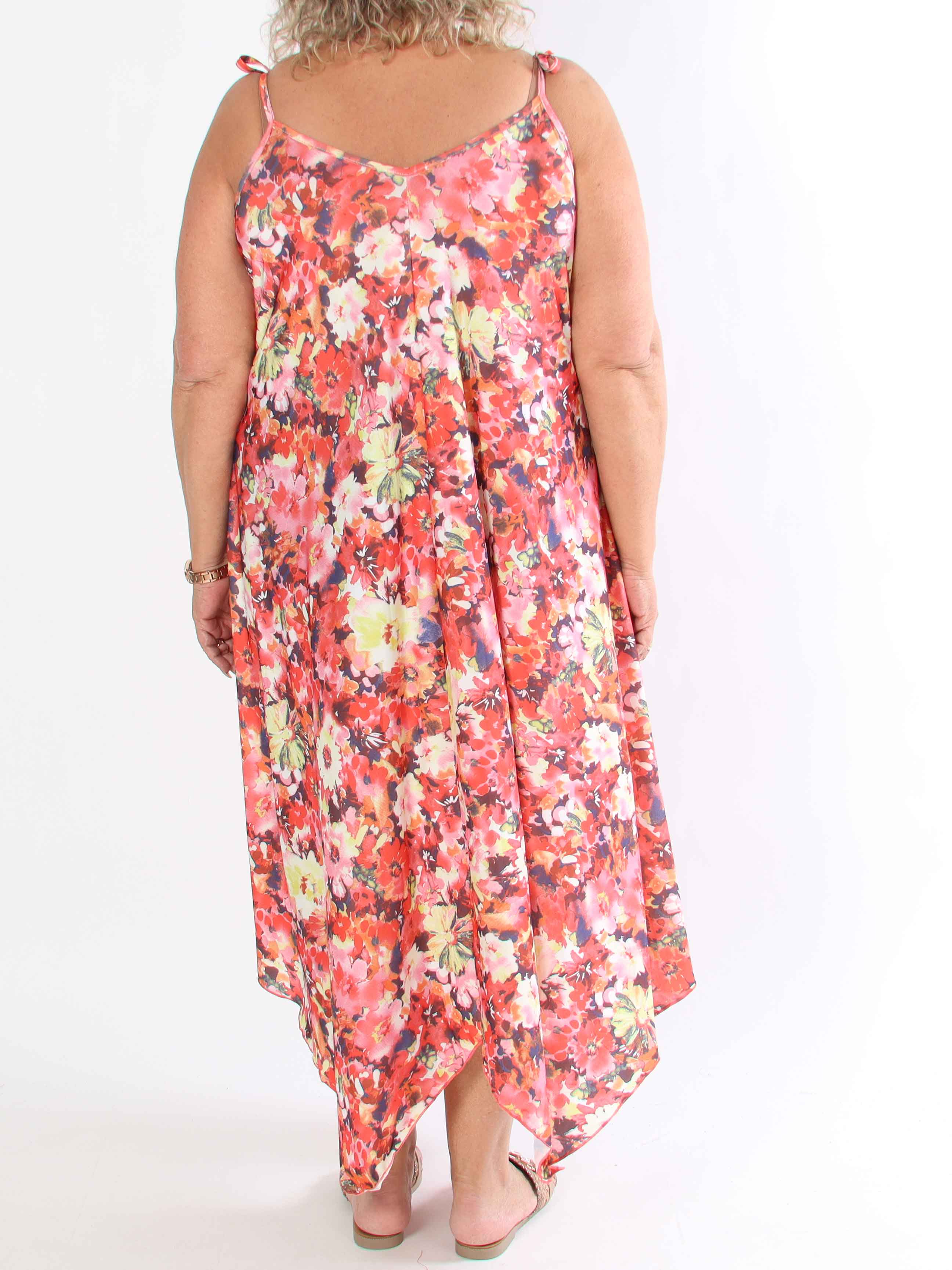 Maisie Flower - Plus size stropkjole i elastisk stof med blomsterprint