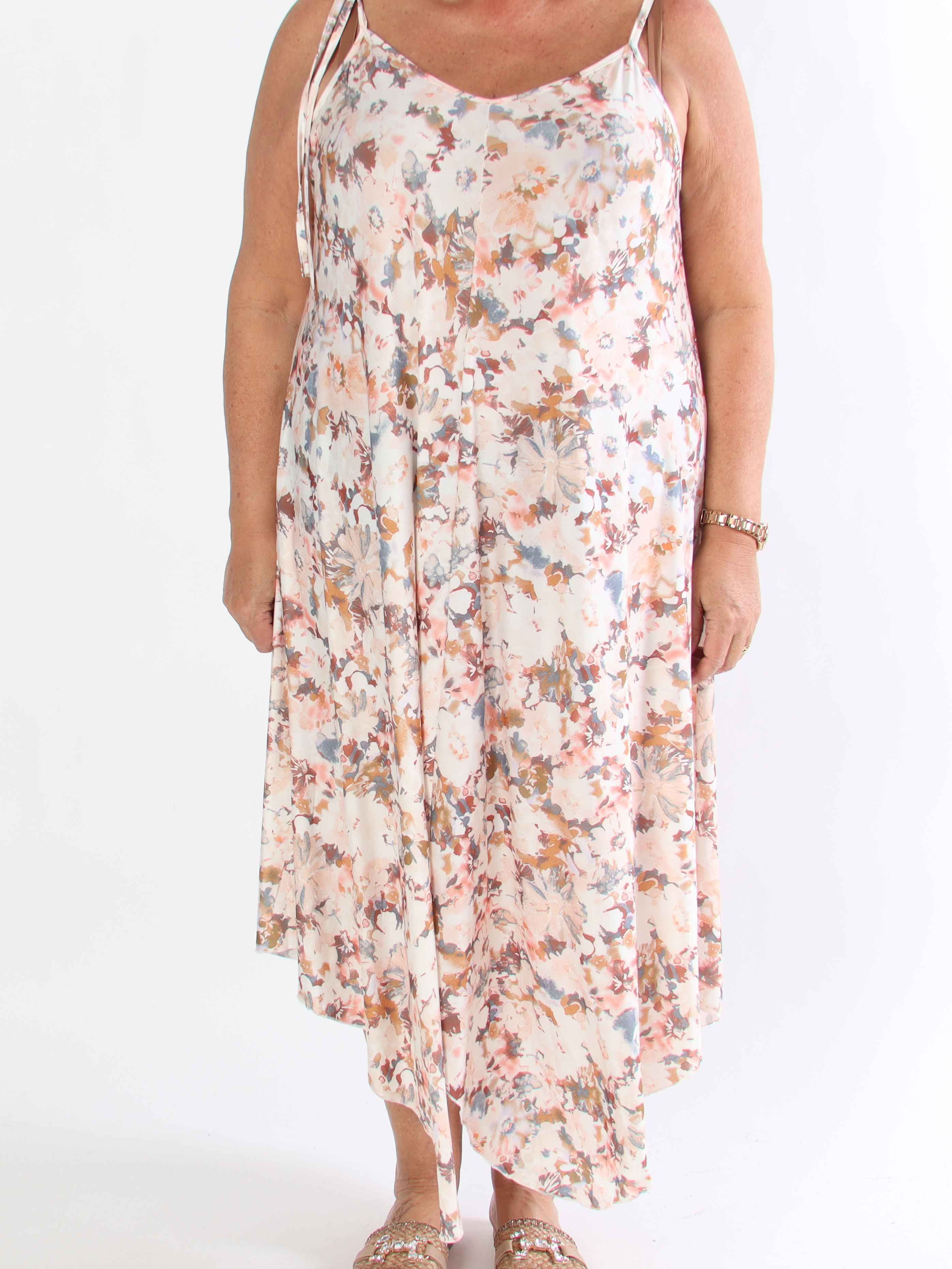 Maisie Flower - Plus size stropkjole i elastisk stof med blomsterprint