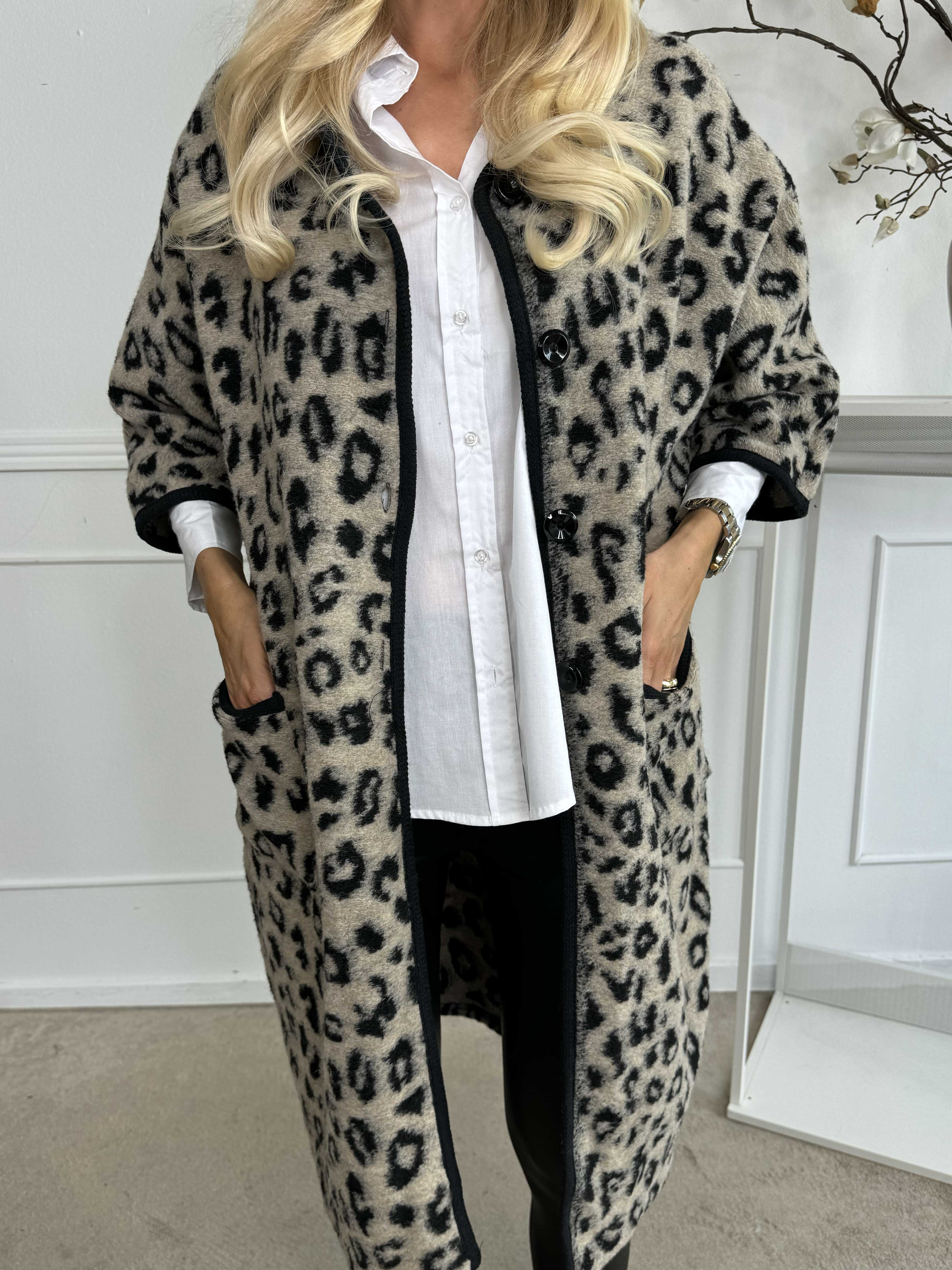 Arianna Leo - Frakke i leopardprint med uld i