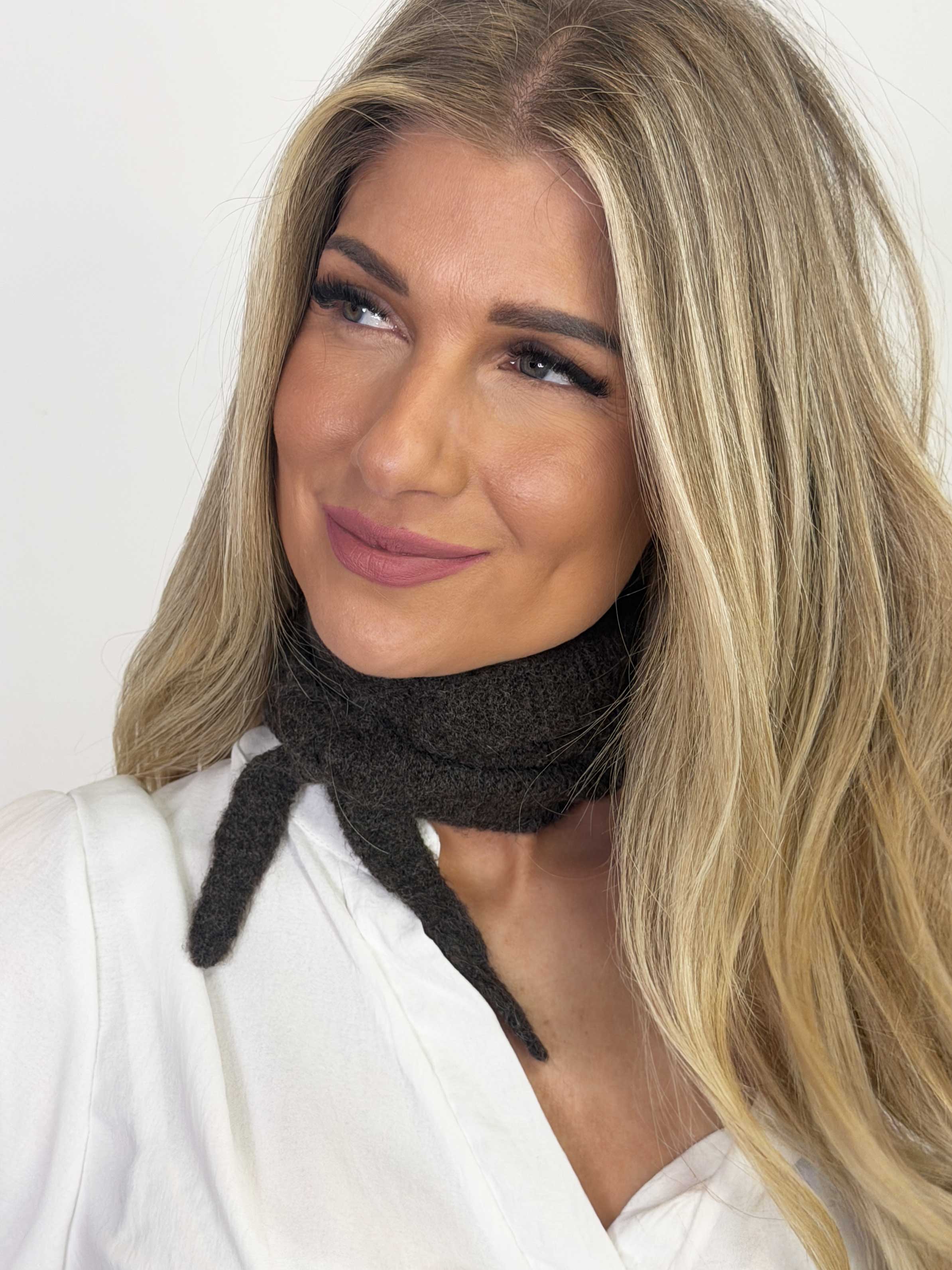 Austine - Blødt smalt tørklæde i strik