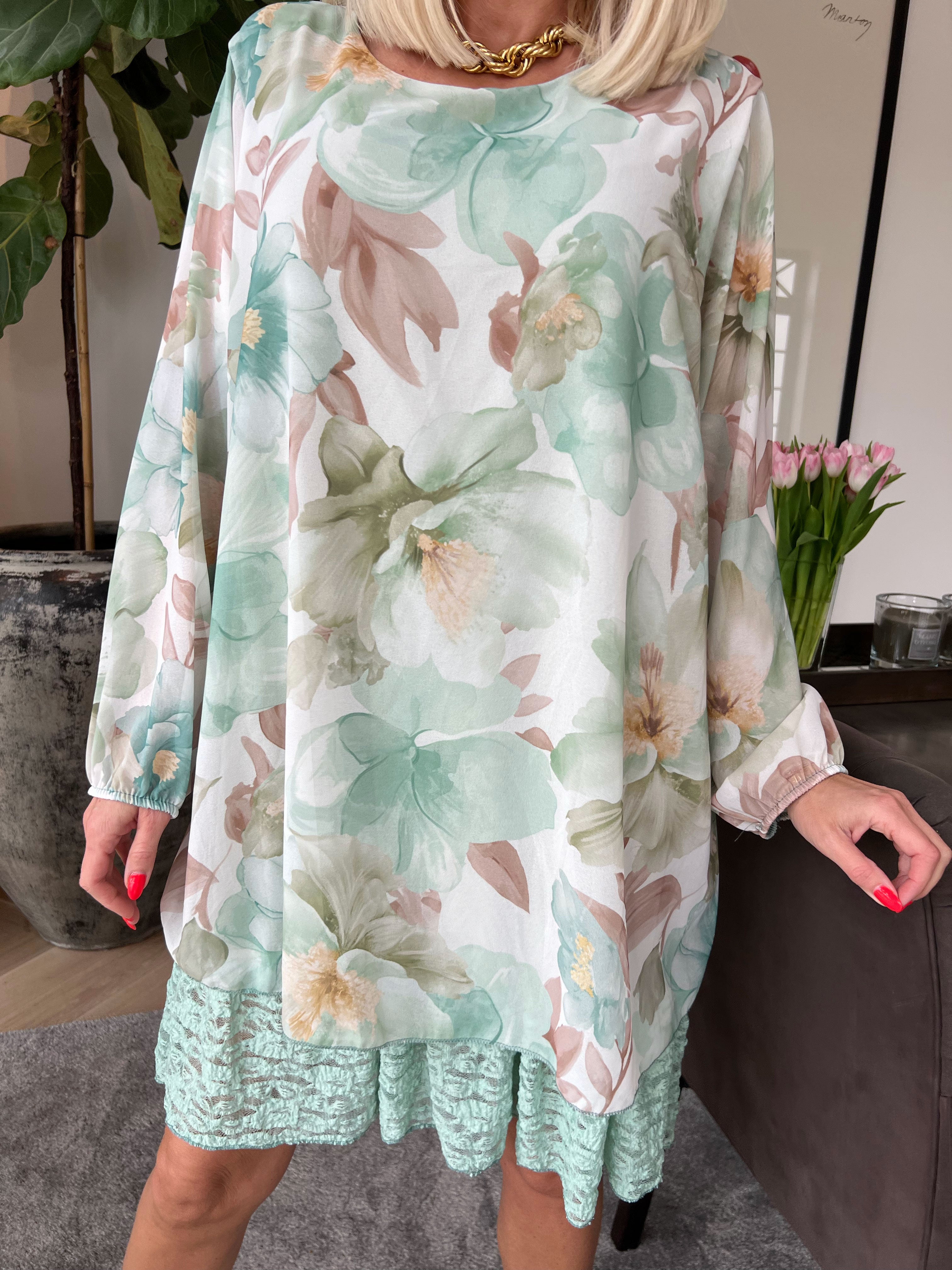 Lauren - Tunikakjole i chiffon med blomsterprint og blondekant