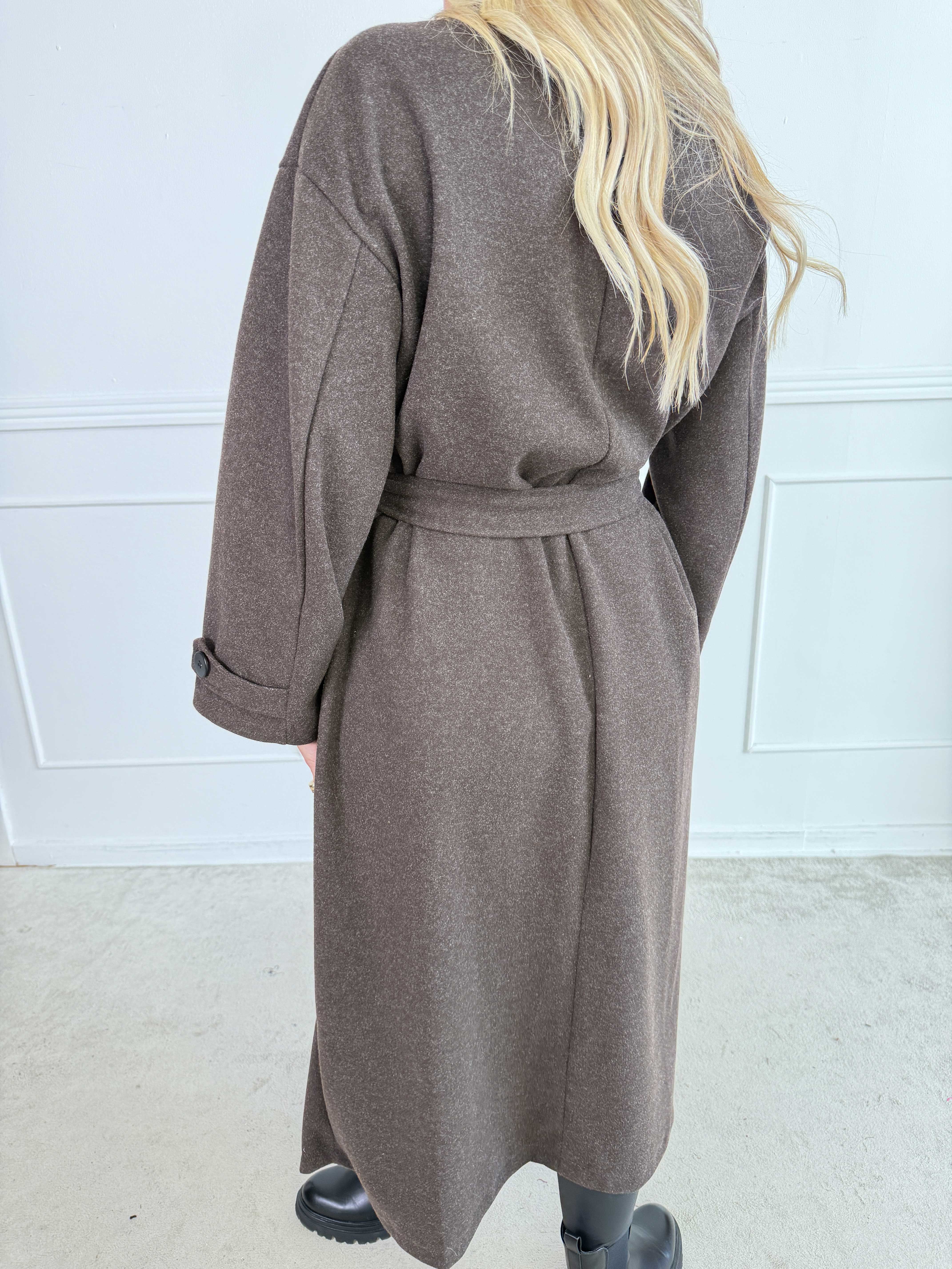 Gianna - Stilfuld og blød plus size trenchcoat med store lommer