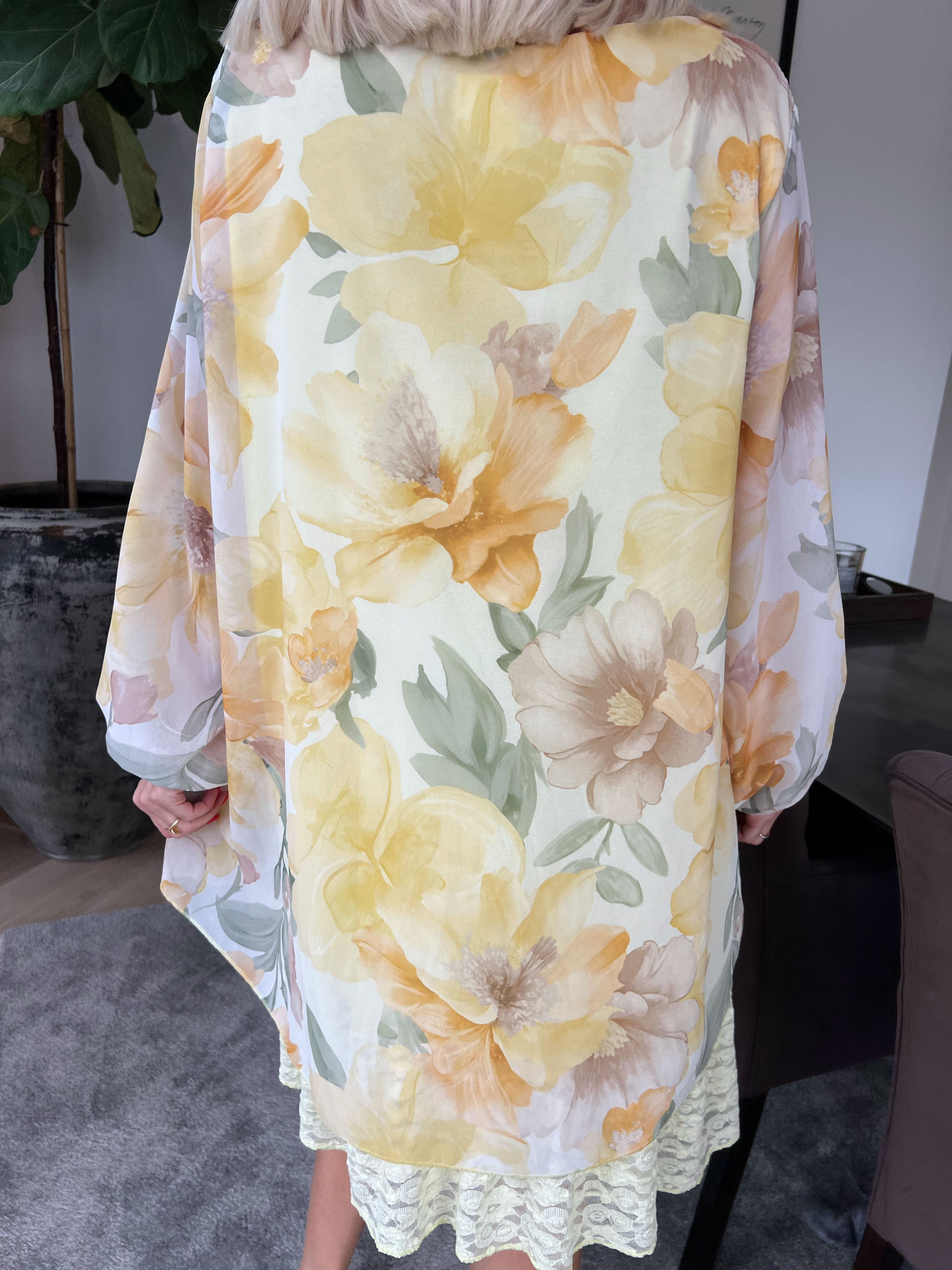 Lauren - Tunikakjole i chiffon med blomsterprint og blondekant