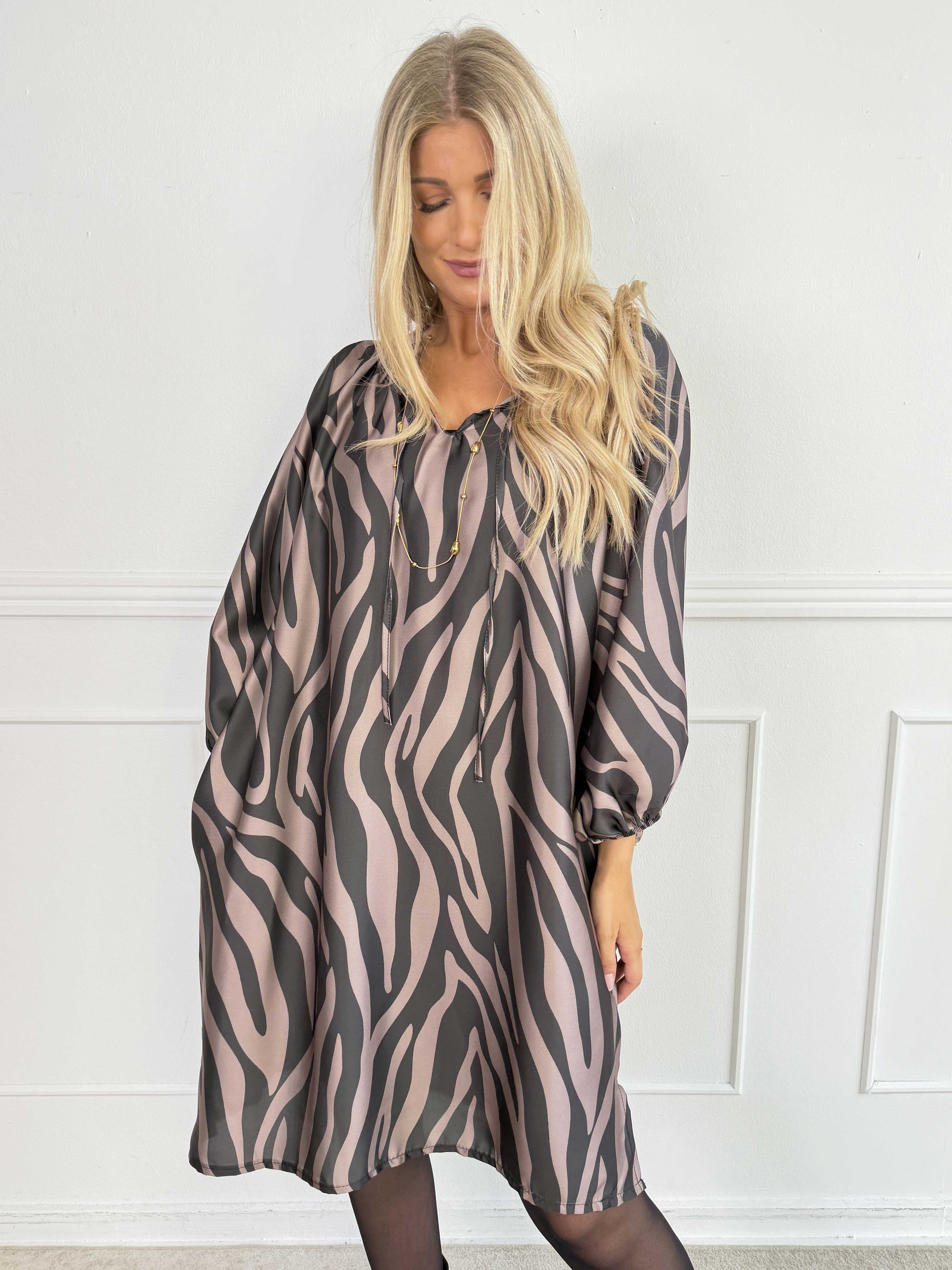 Amidala Print - Elegant plus size tunikakjole i forskelligt print