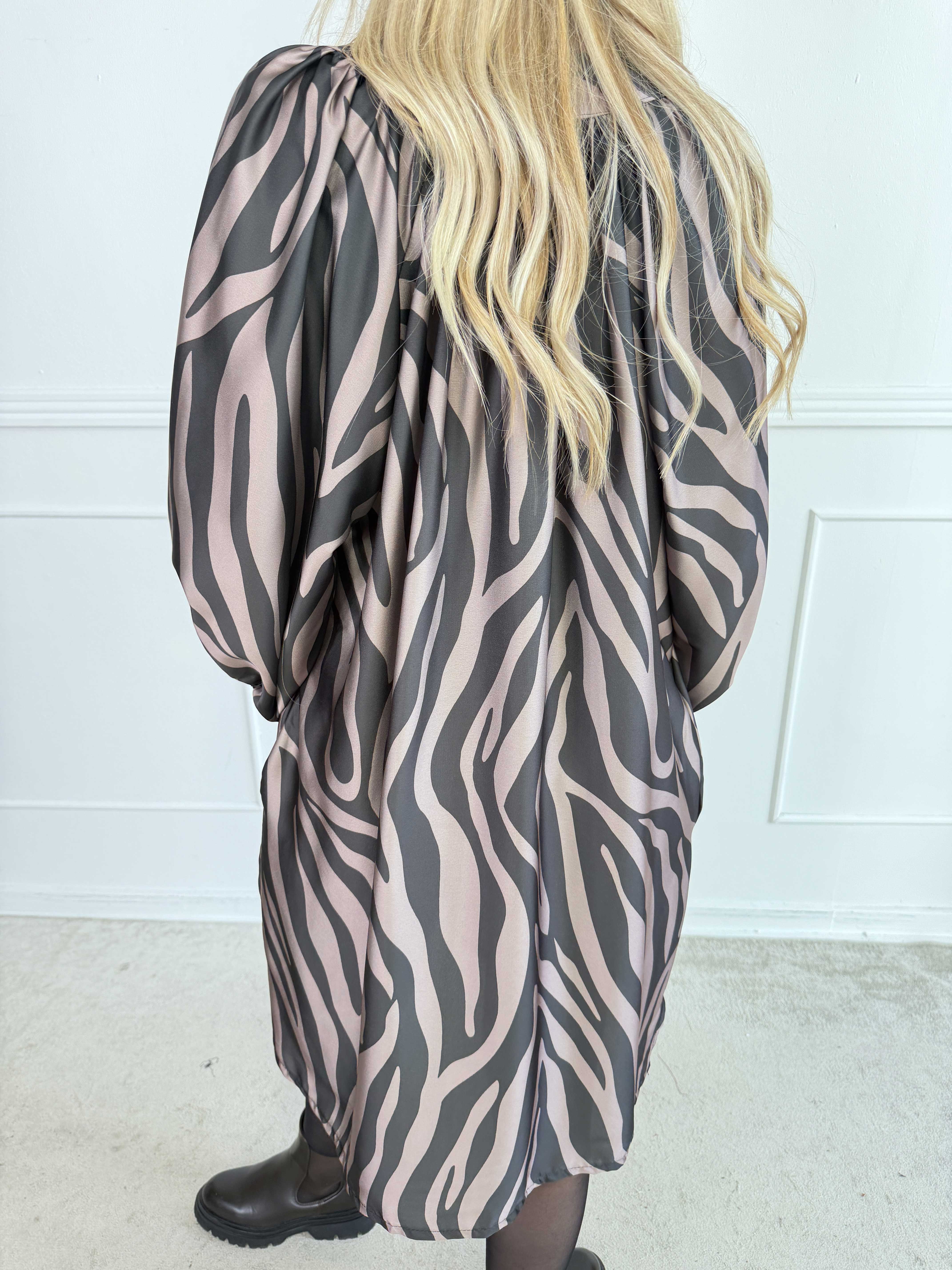 Amidala Print - Elegant plus size tunikakjole i forskelligt print