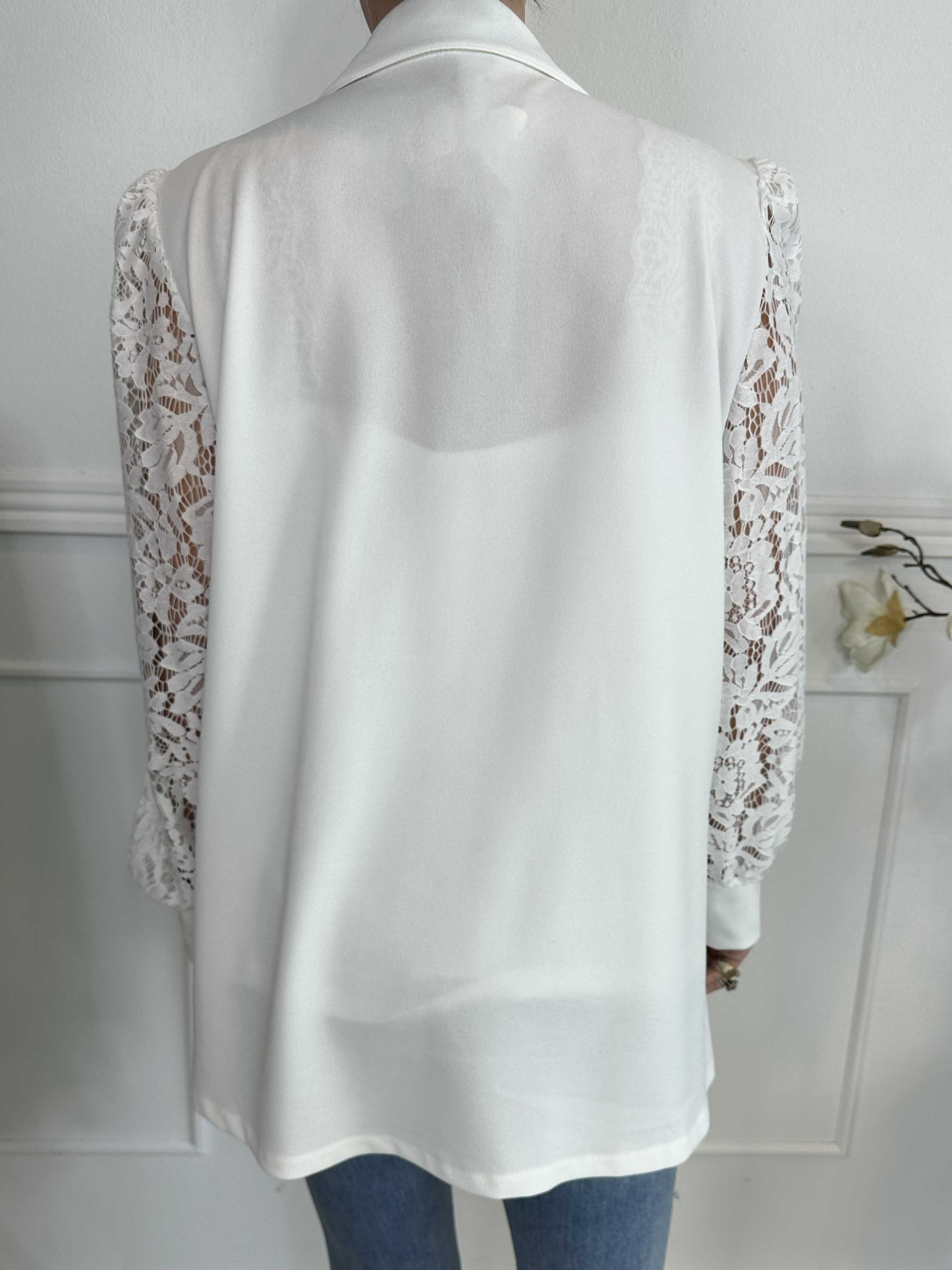 Kata Lace - Oversized blazer med blondeærmer