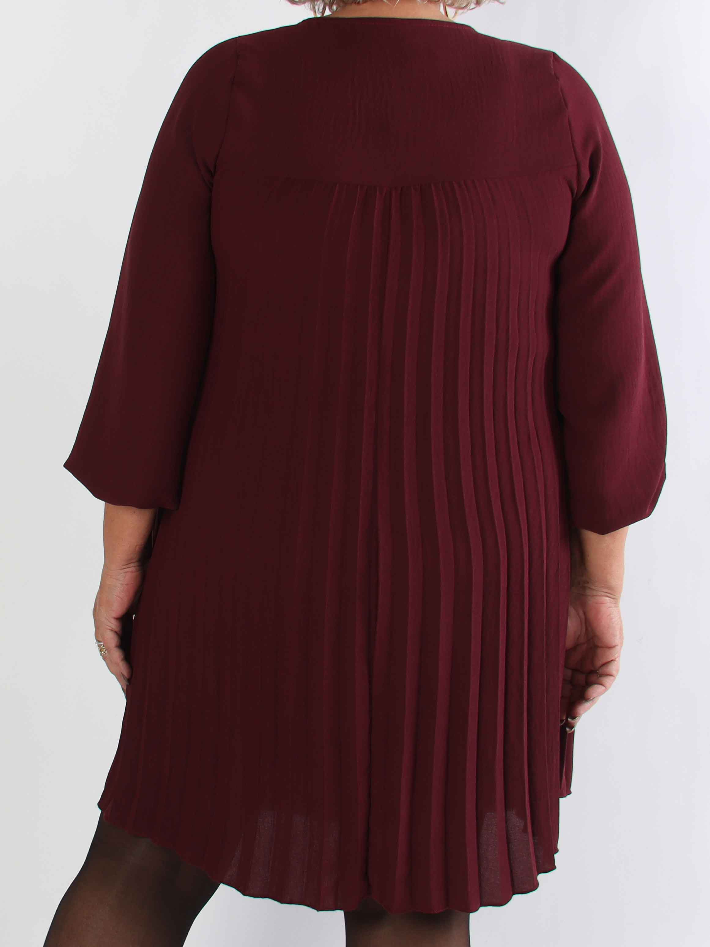 Nancy Short L/S - Plus size kjole med plisseringer og lommer