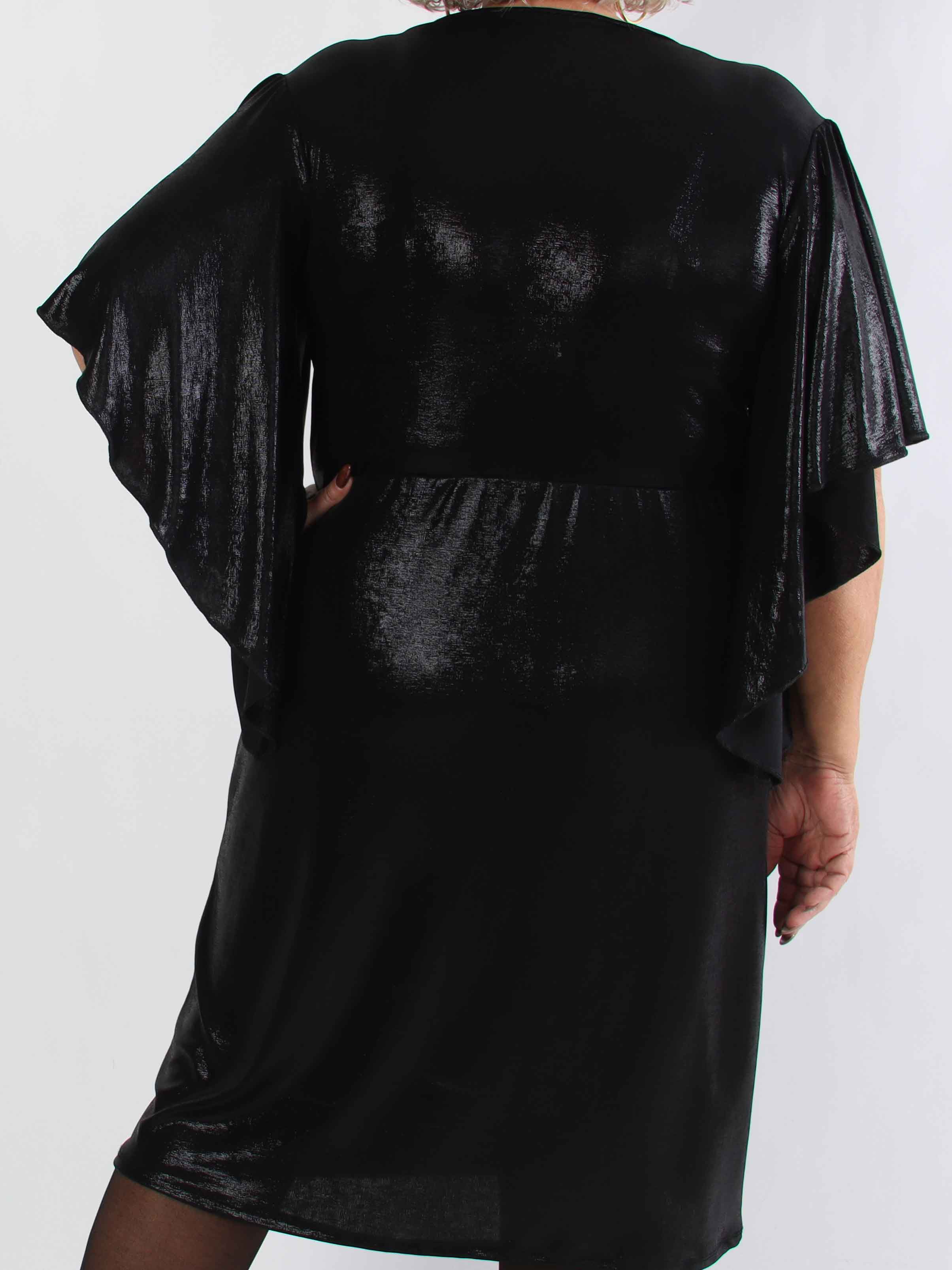 Safi - Elegant plus size kjole shiny materiale med søde ærmer