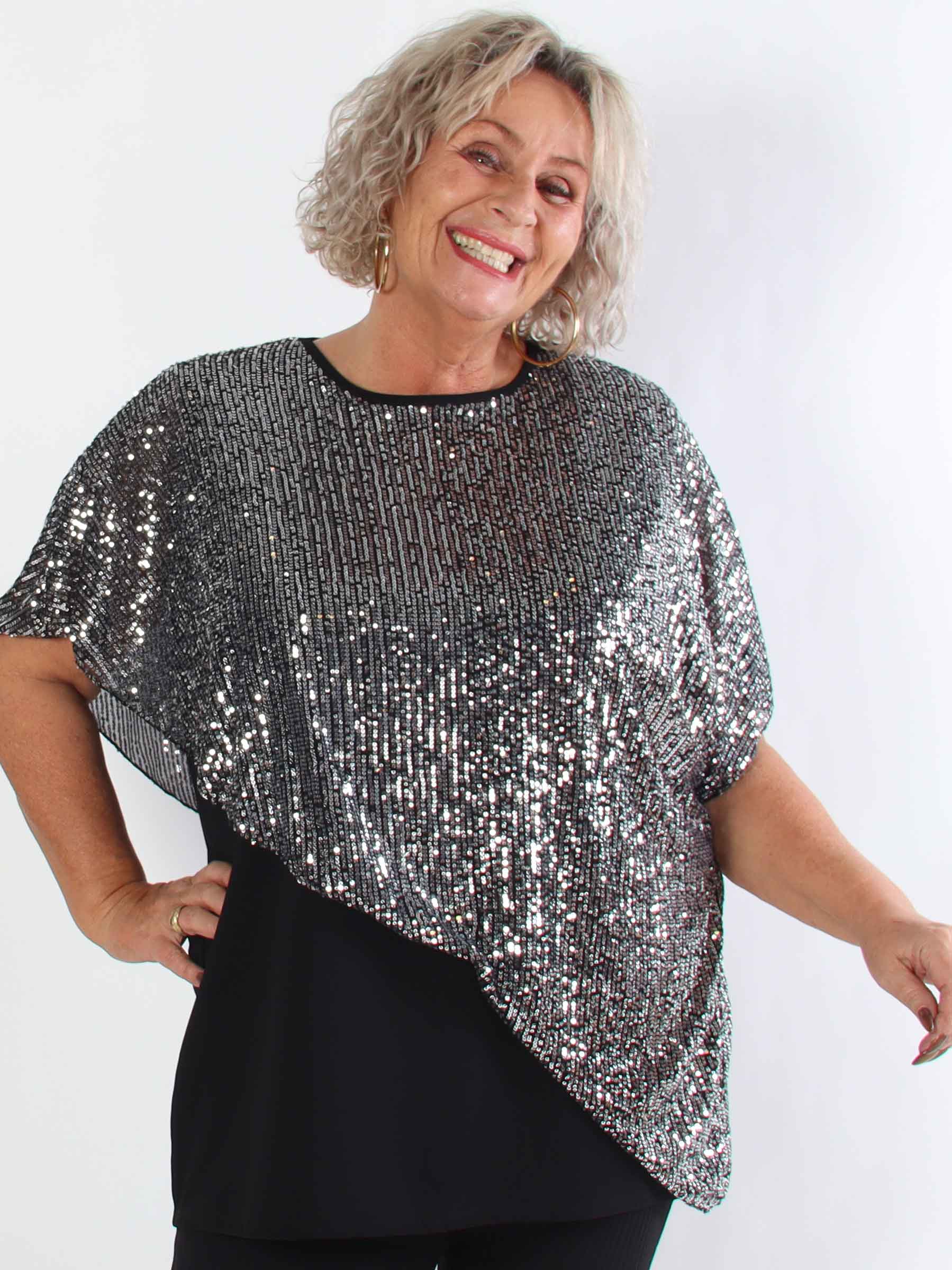Aude - Plus size tunika med asymmetrisk pailletlag