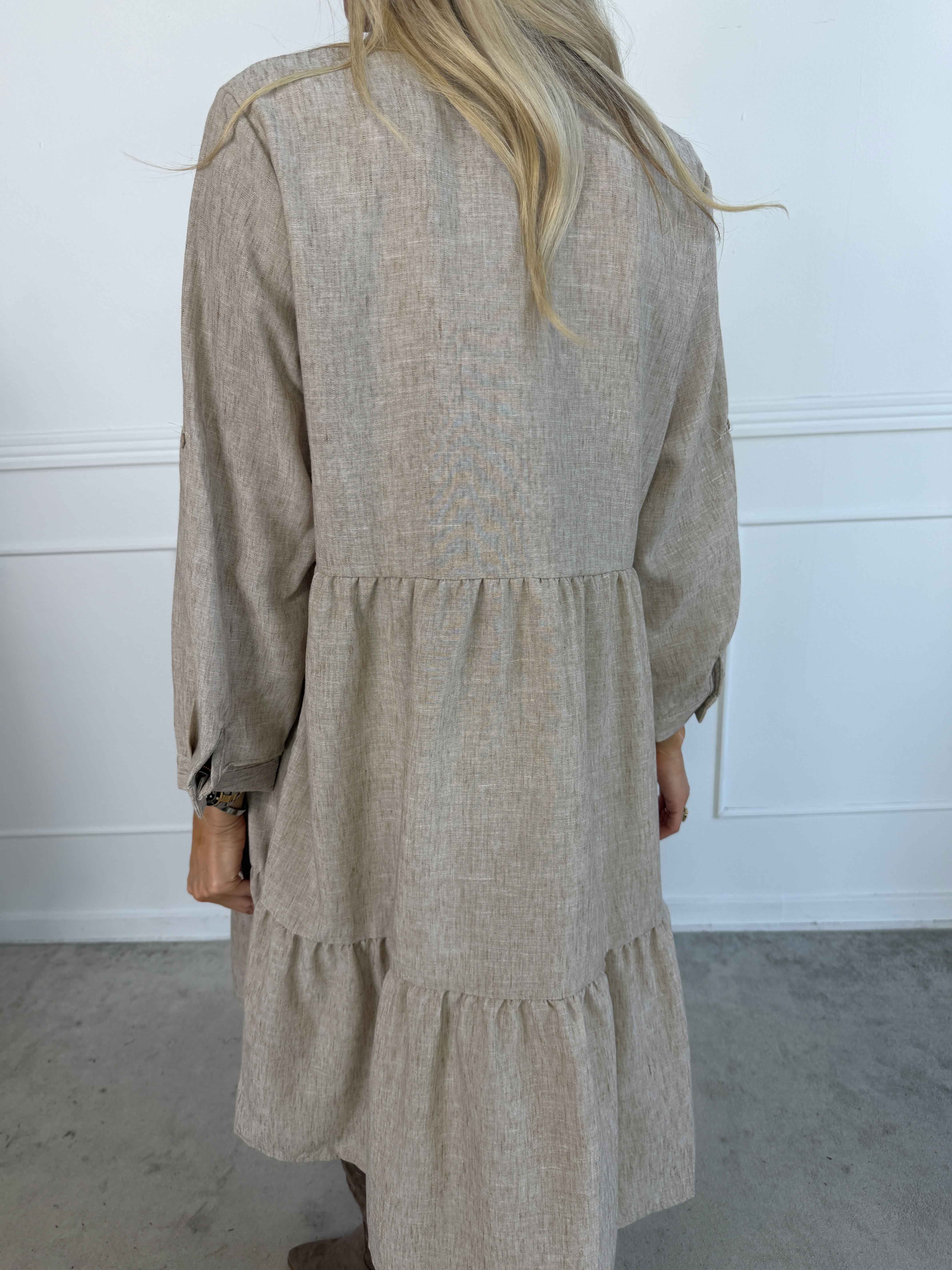 Emma - Skjortekjole i lag på lag look