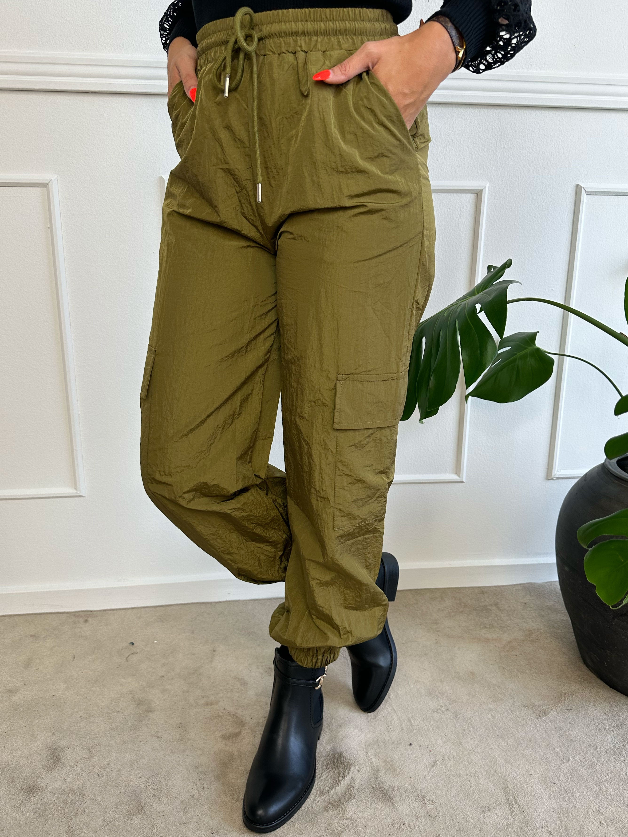 Galina - Fede cargo bukser med elastikkant i livet