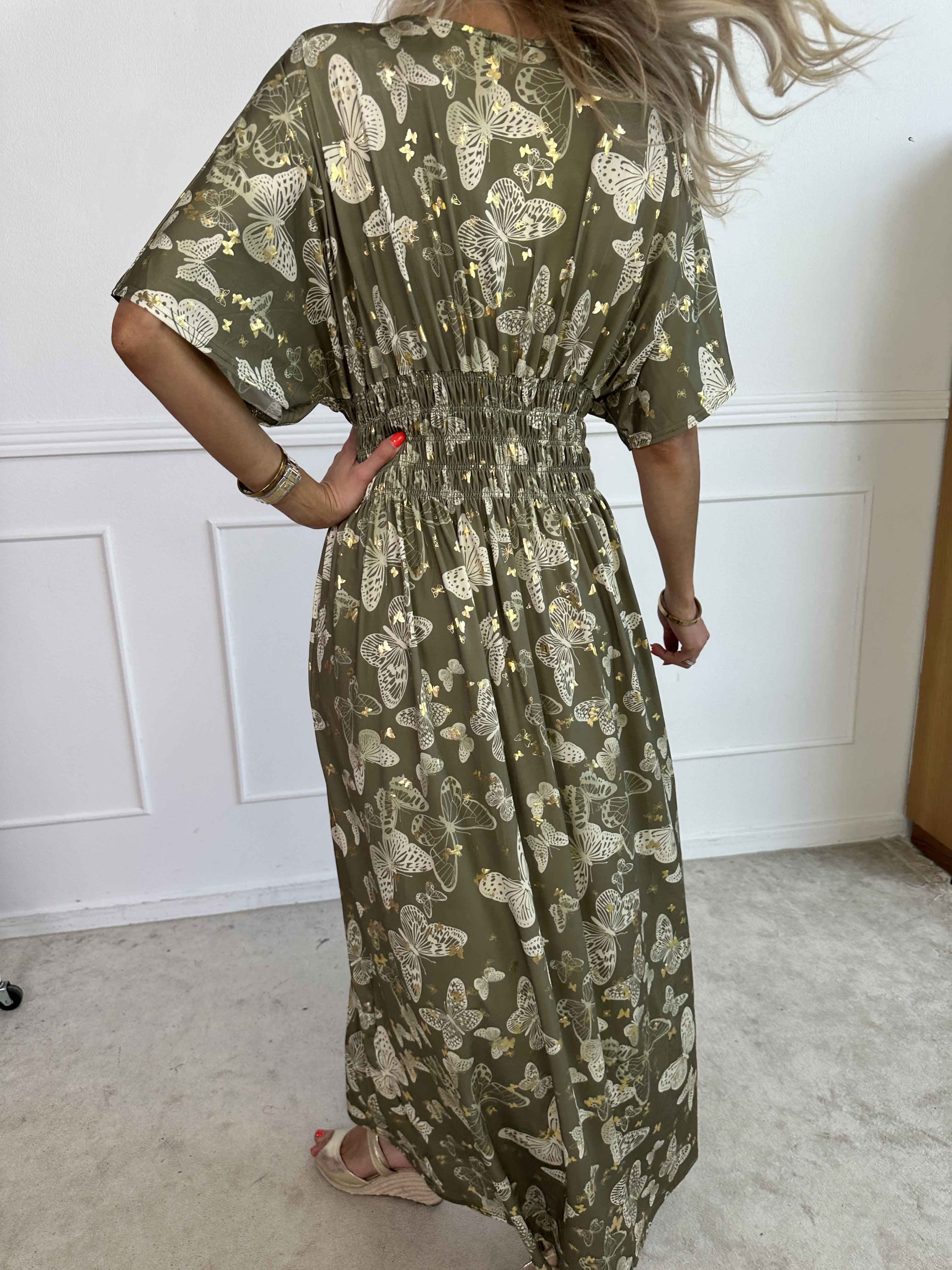 Pams Butterfly - Lang elastisk kjole med smock i livet