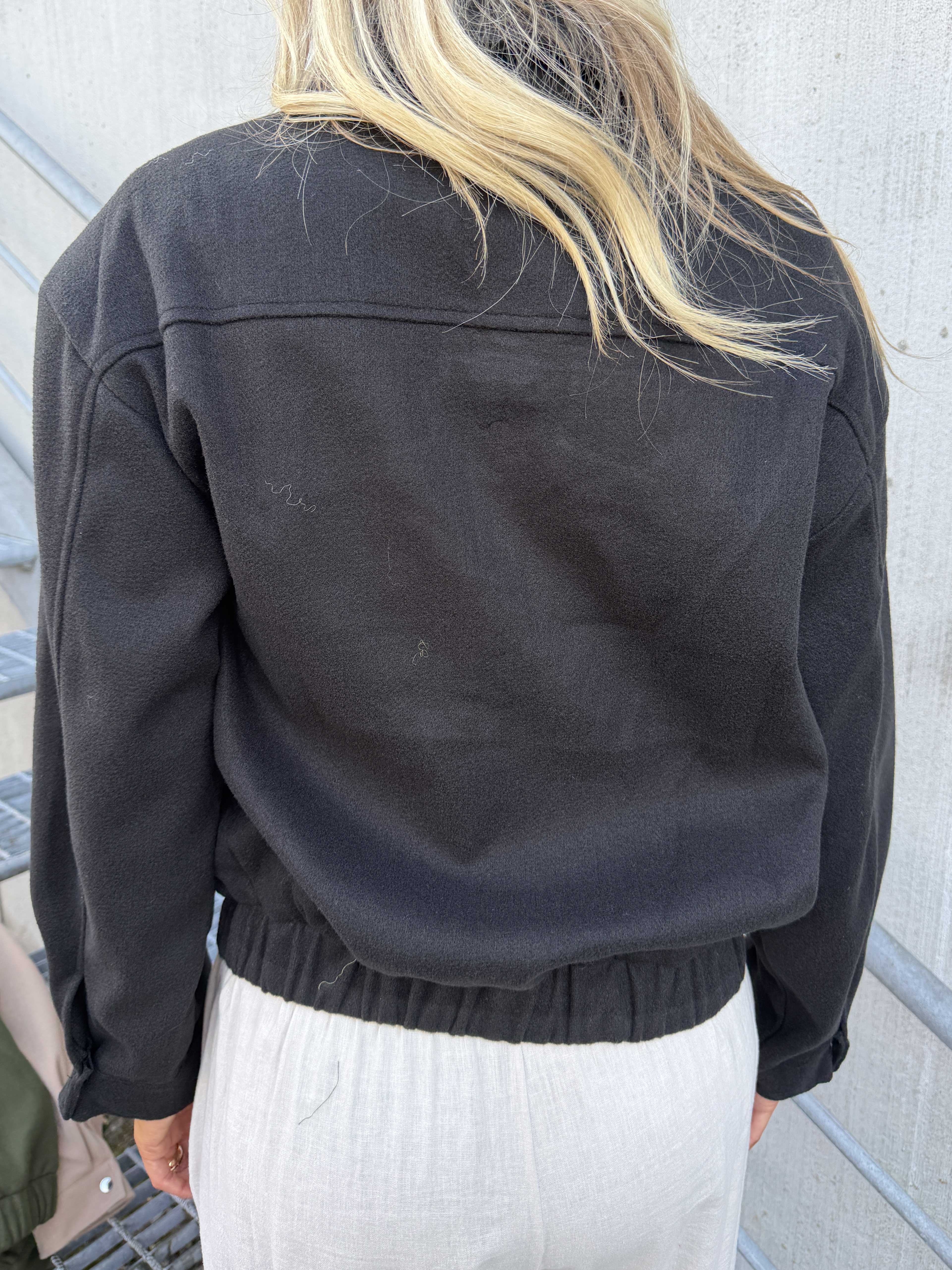 Nukaka - Let og stilfuld jakke i skjortestil