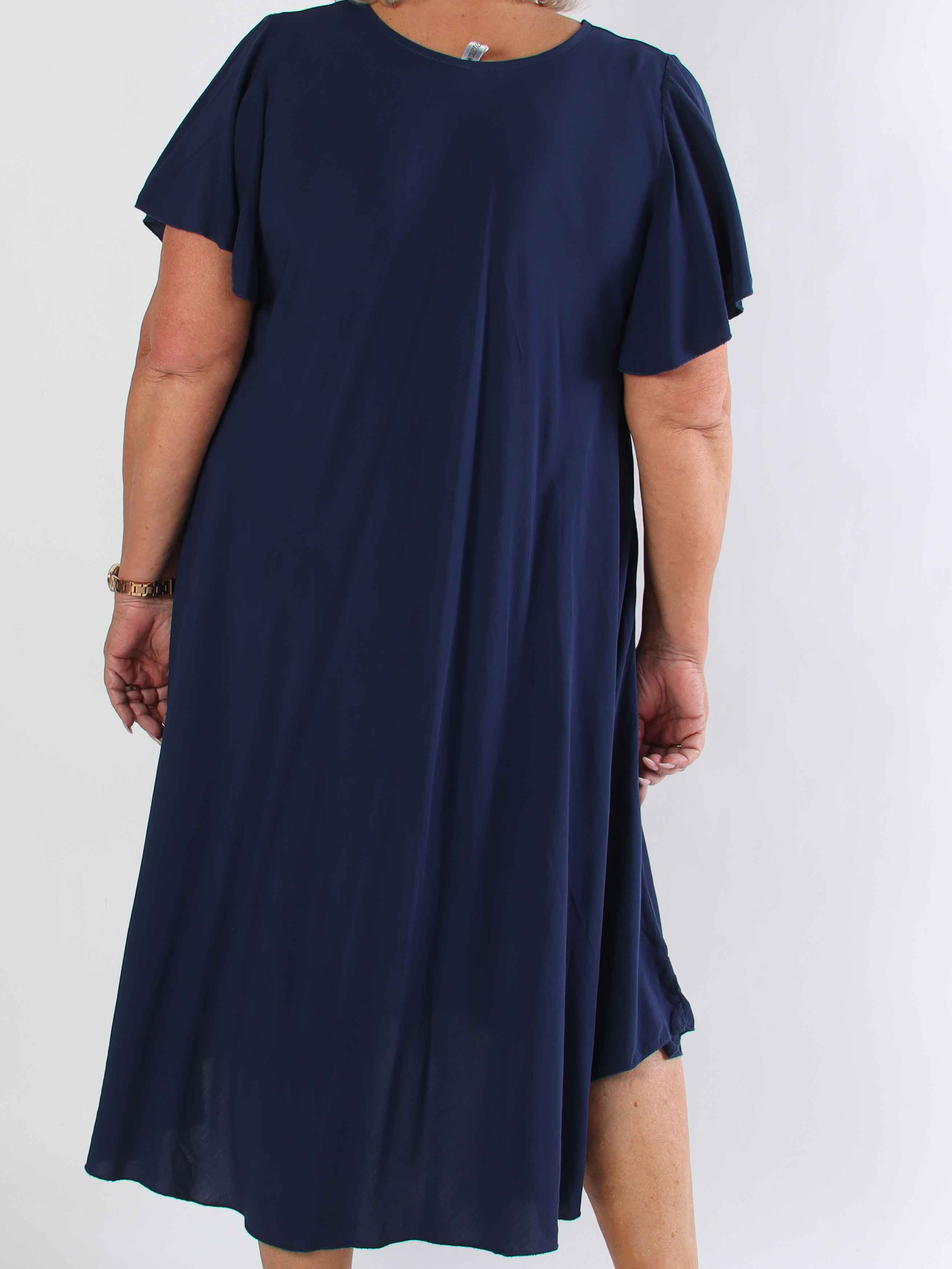 Laneira - Lang plus size kjole i viskose og a-facon