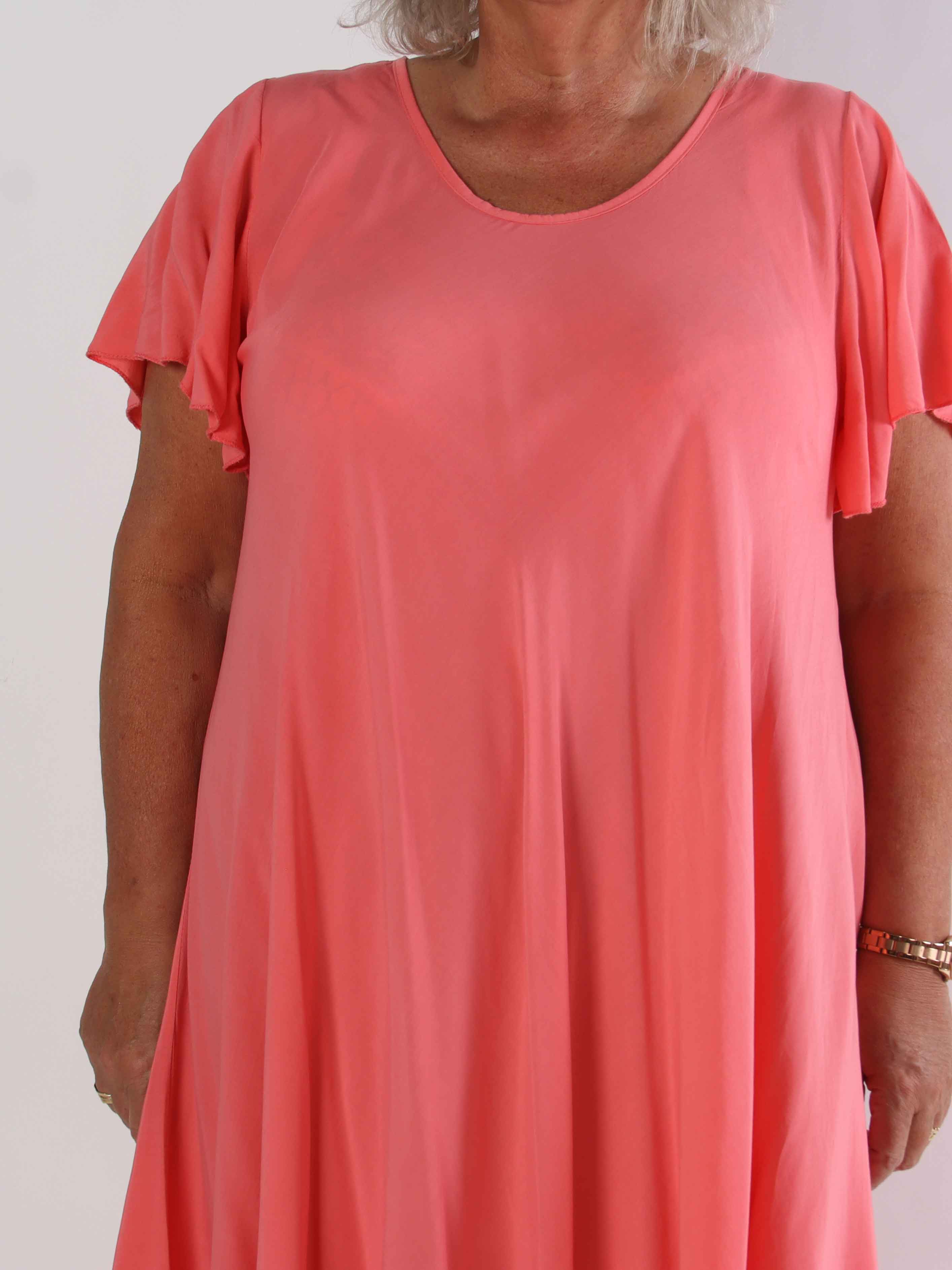 Laneira - Lang plus size kjole i viskose og a-facon